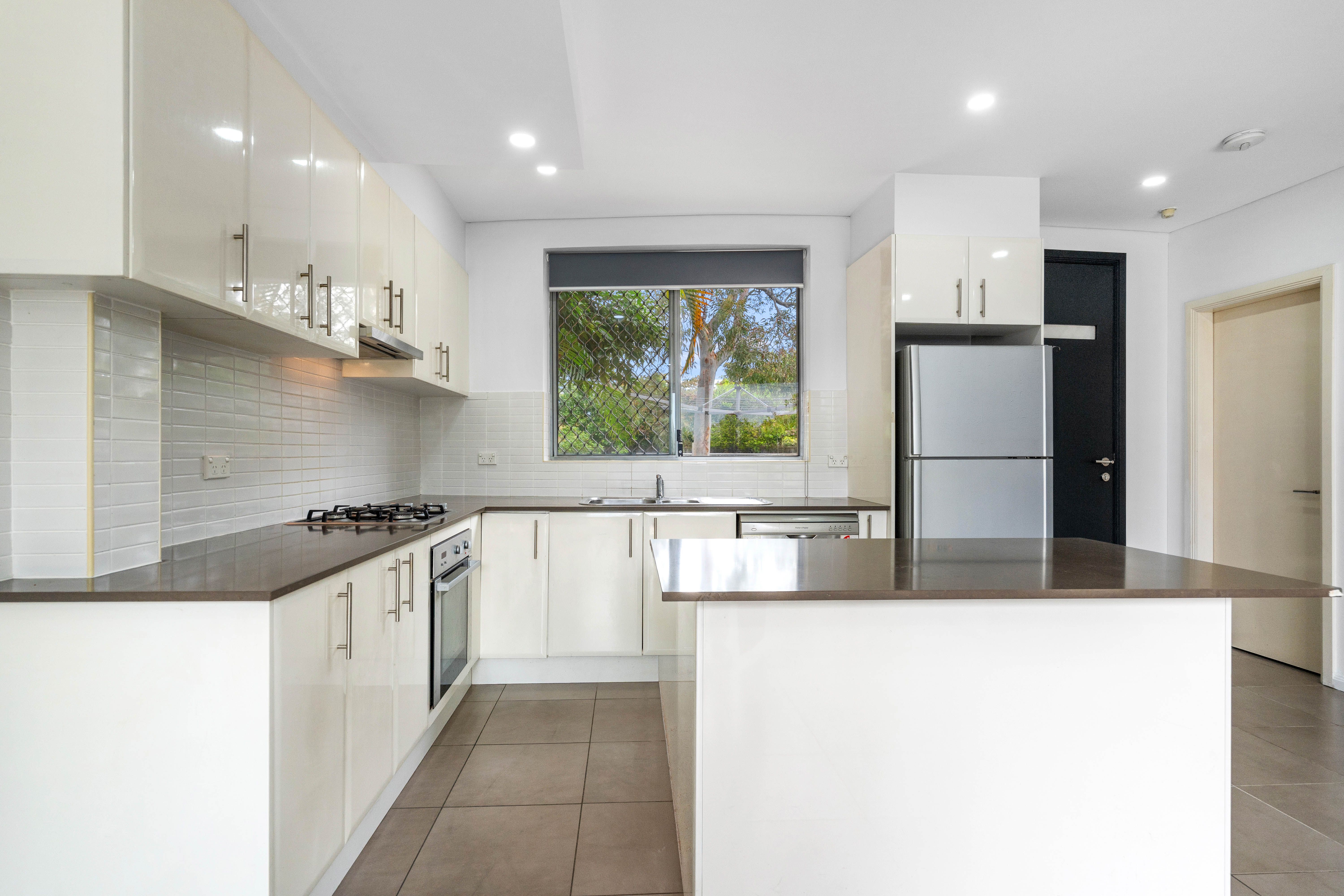 2/148 Hurstville Road — photo 5 of 9