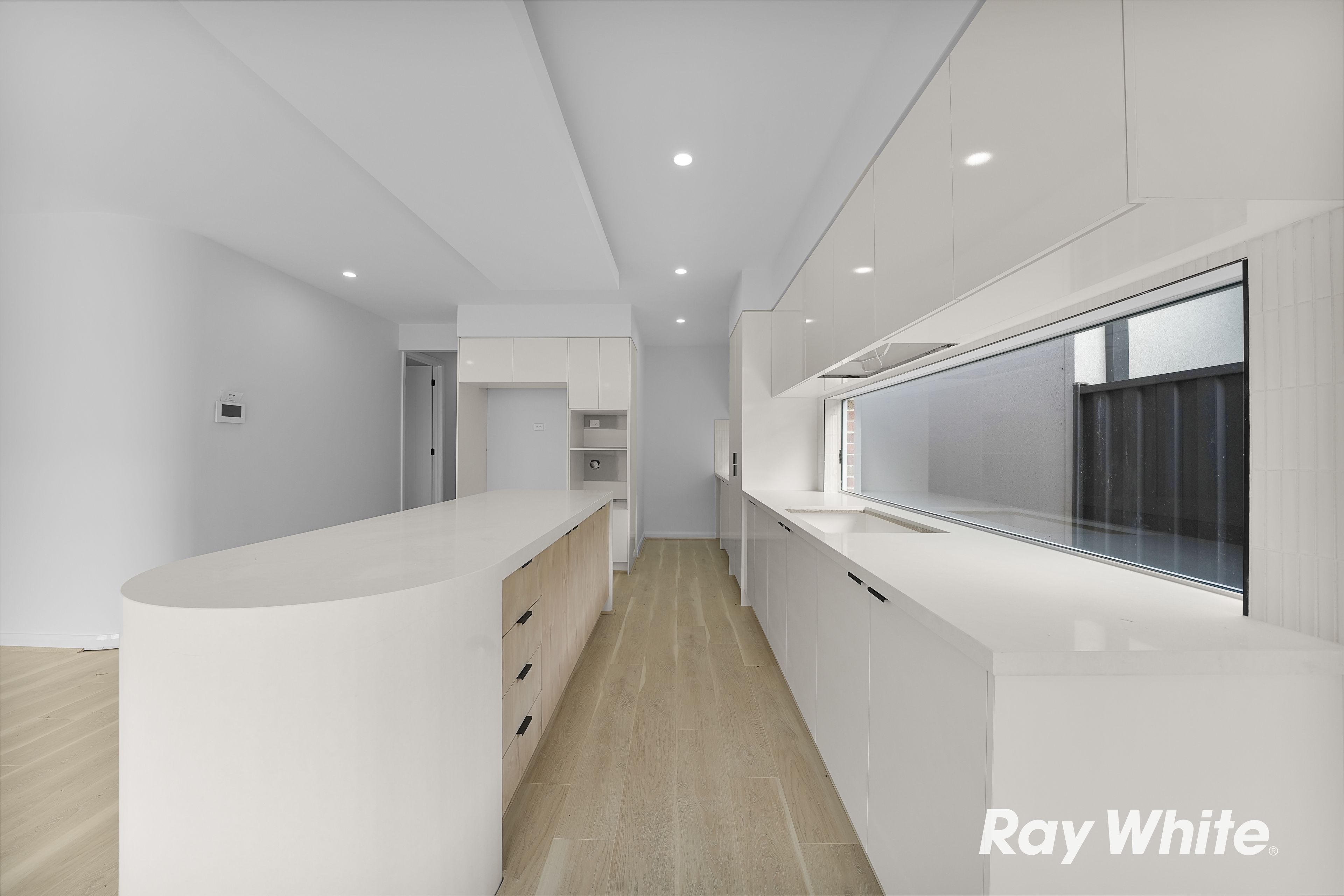 4 SYLVESTRIS Drive — photo 7 of 22