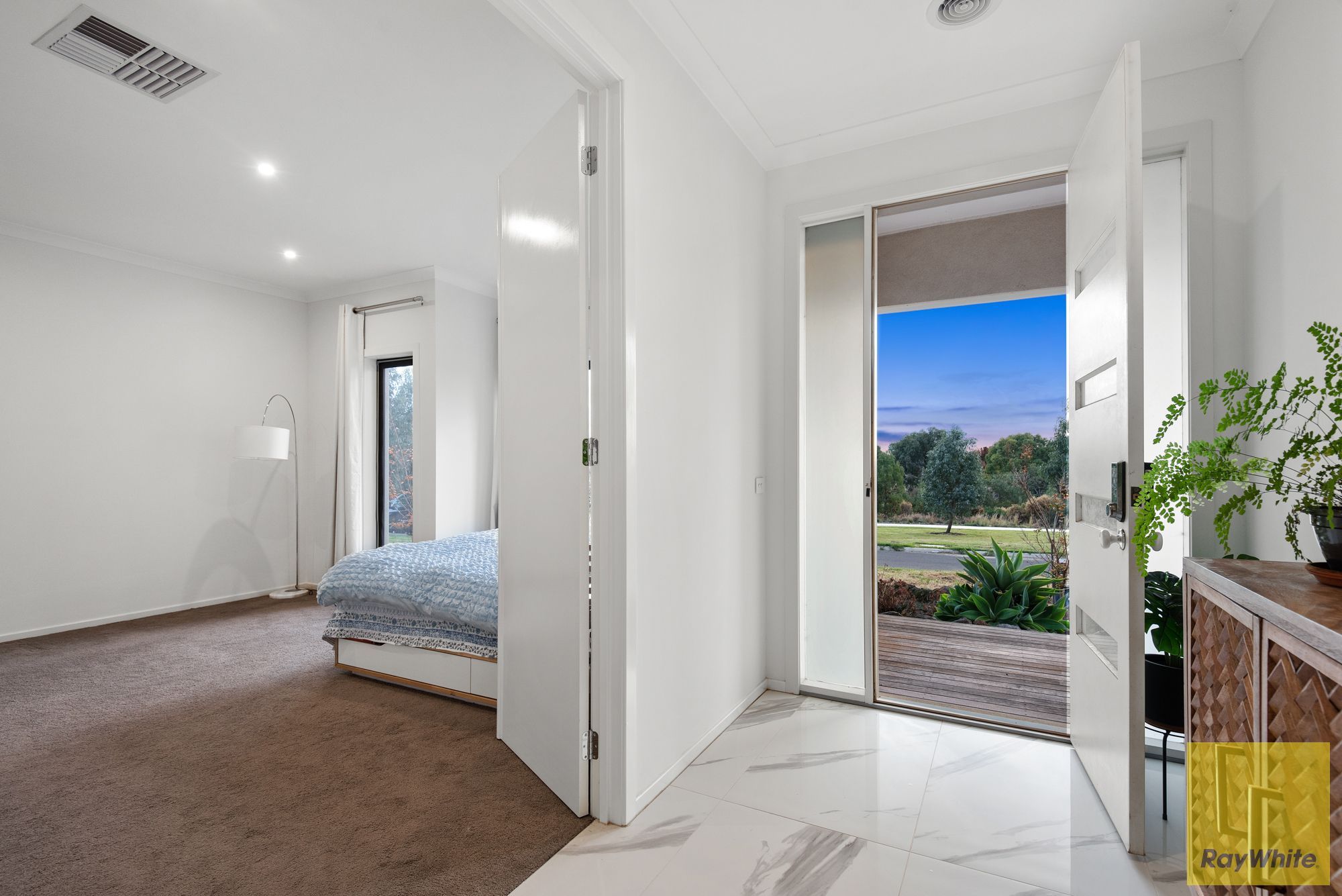 10 Distinction Crescent, Truganina, VIC 3029