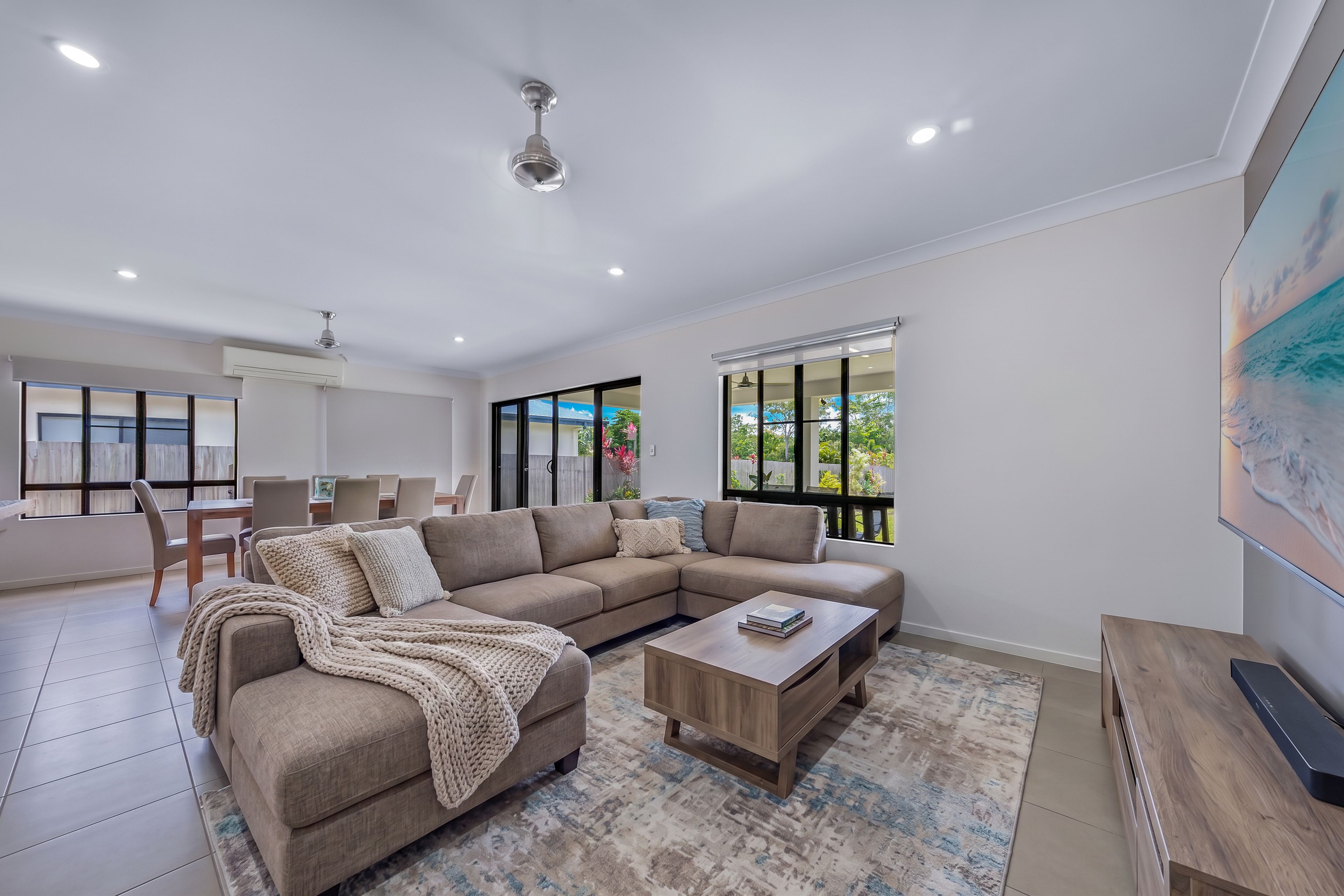 7 Beames Crescent — photo 19 of 19