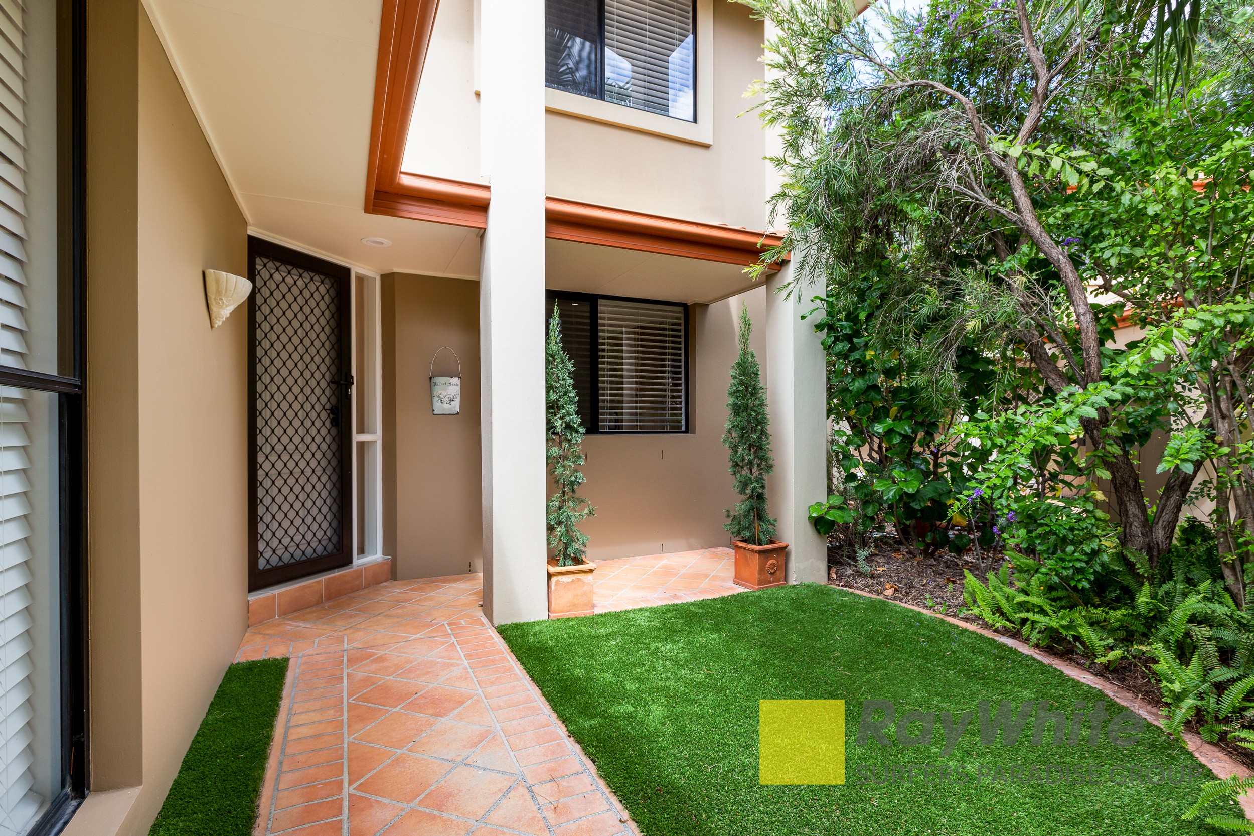 9/23 Santa Barbara Road, Hope Island, QLD 4212