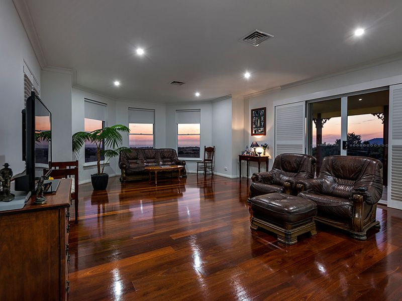 11 Brown Lane, White Peak, WA 6532
