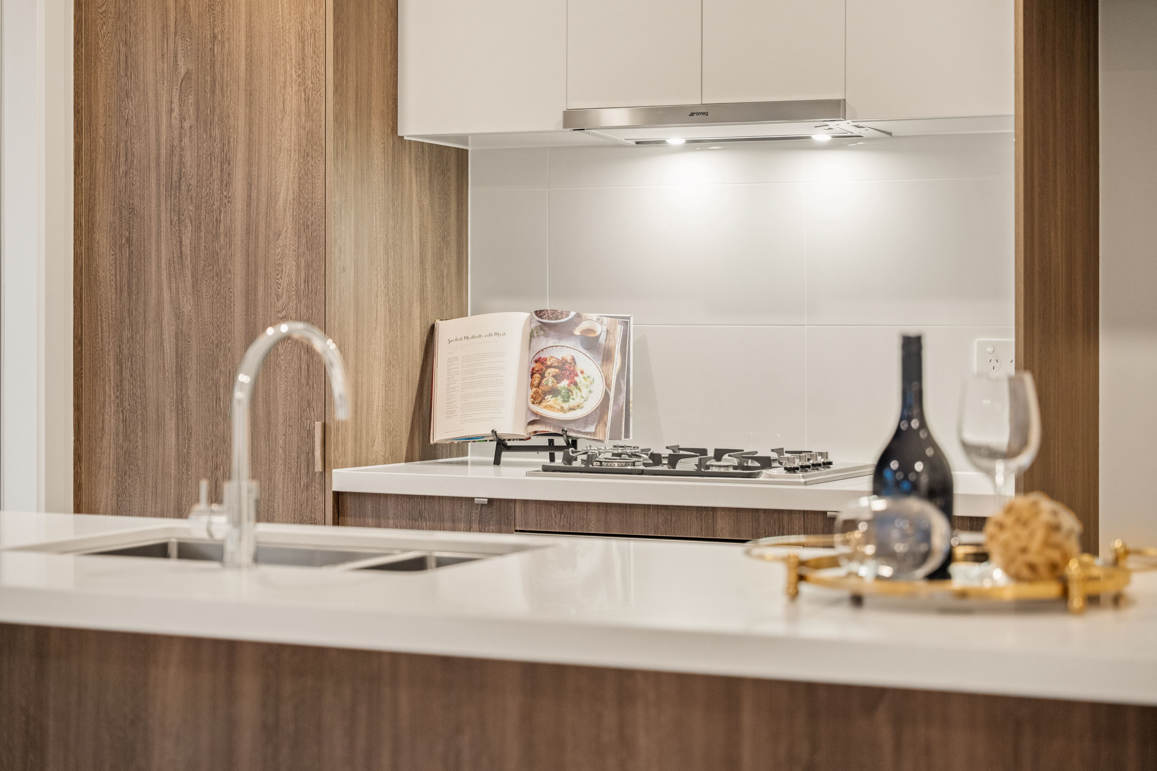 48 Suncrest Mews — photo 5 of 28