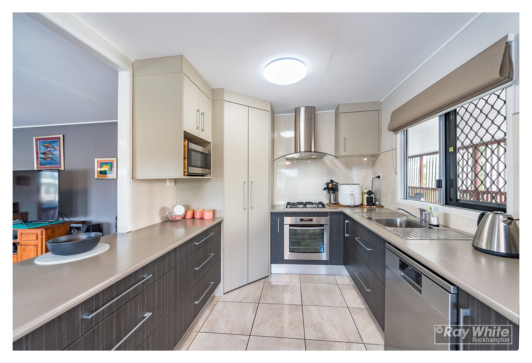 15 Snelling Street, Park Avenue, QLD 4701