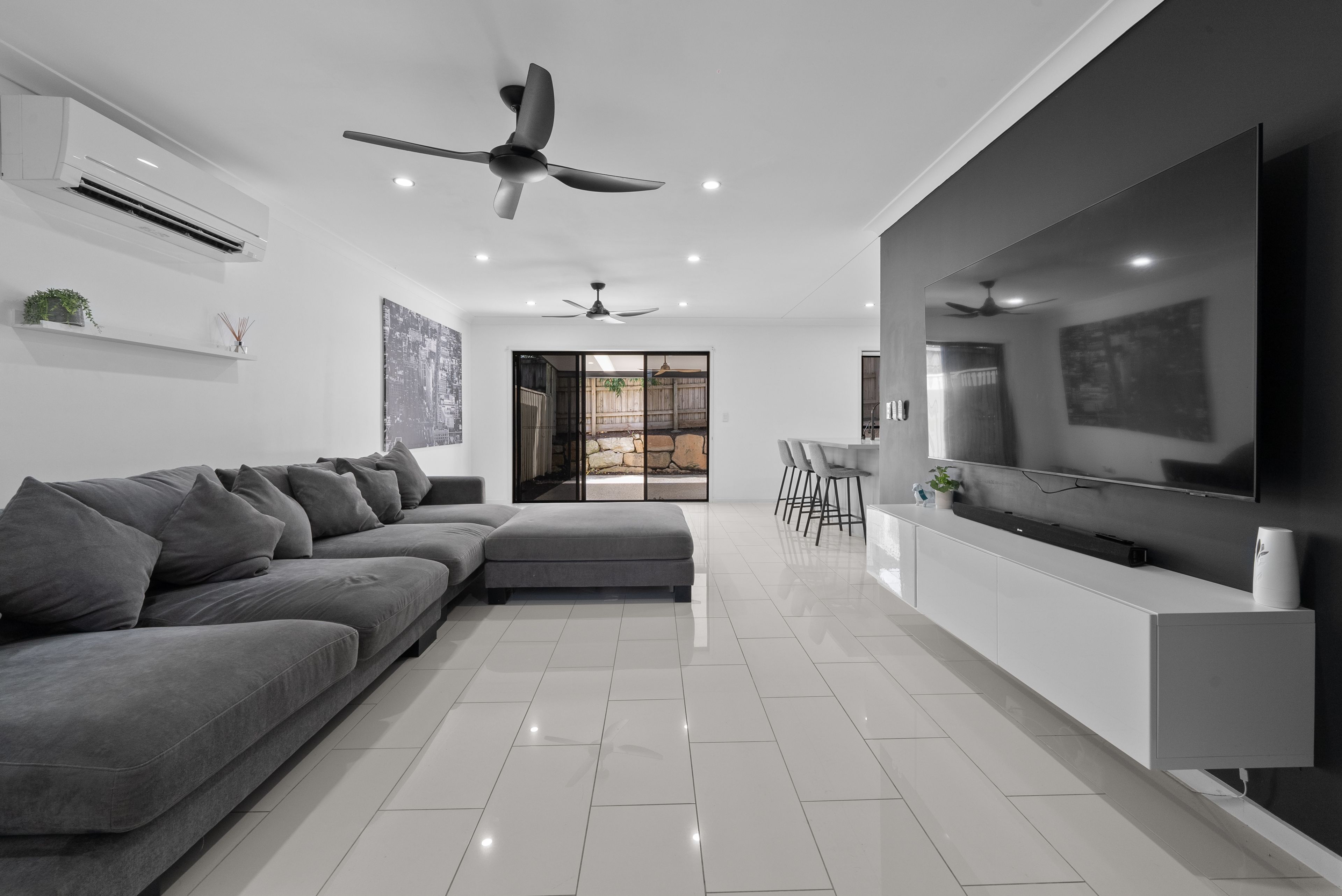 14 Norris Street, Pacific Pines QLD 4211