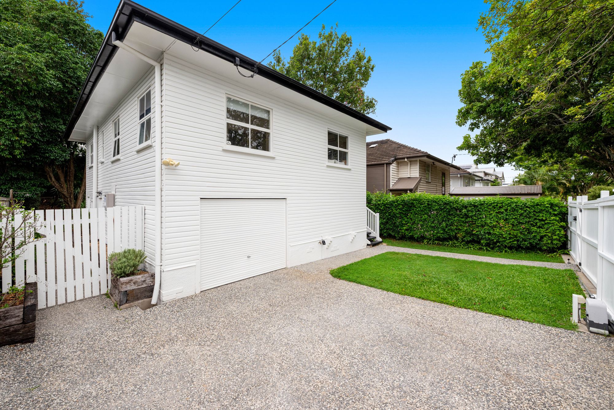 153 Morehead Avenue, Norman Park, QLD 4170