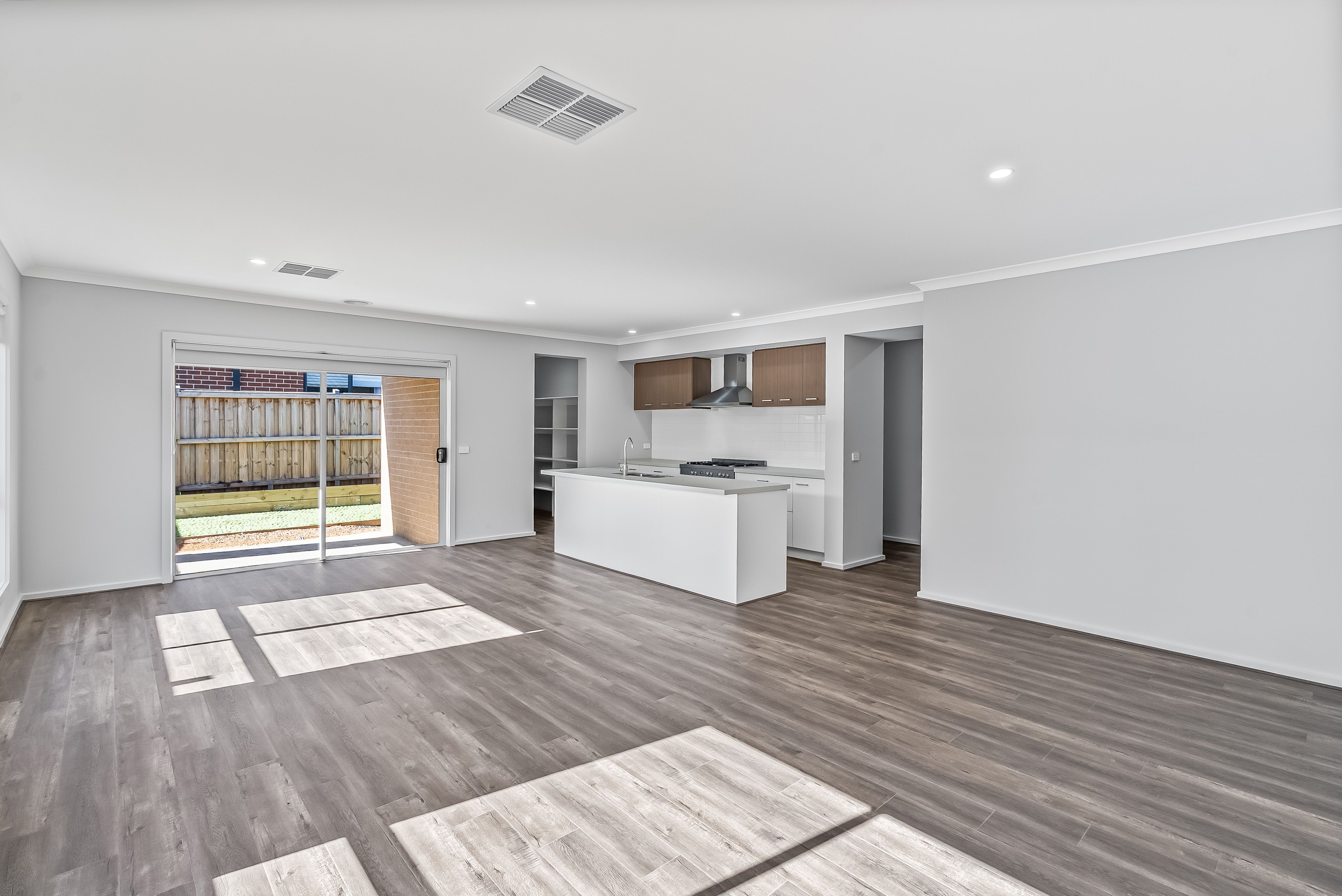 6 Golden Parkway, Donnybrook, VIC 3064