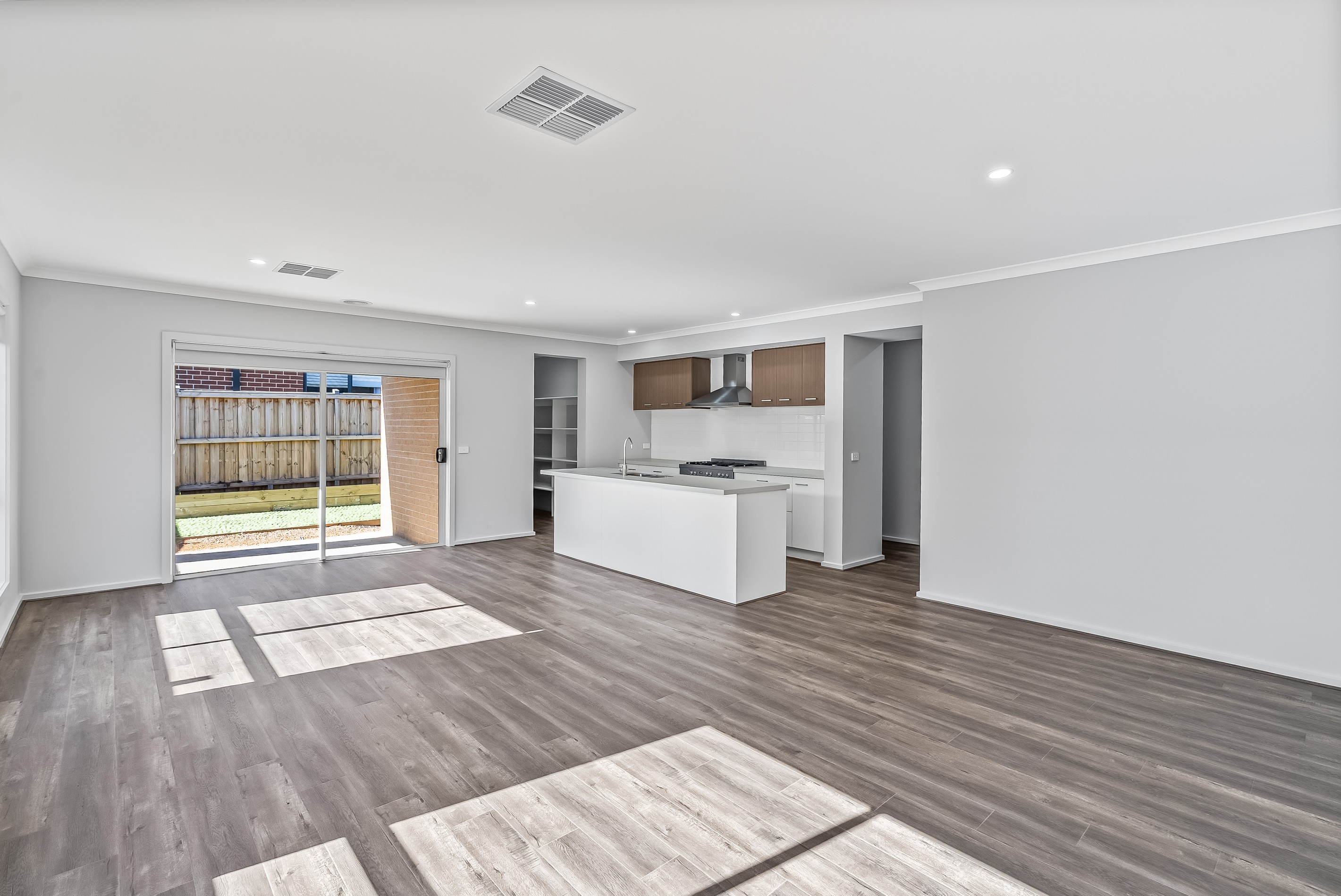 6 Golden Parkway, Donnybrook, VIC 3064