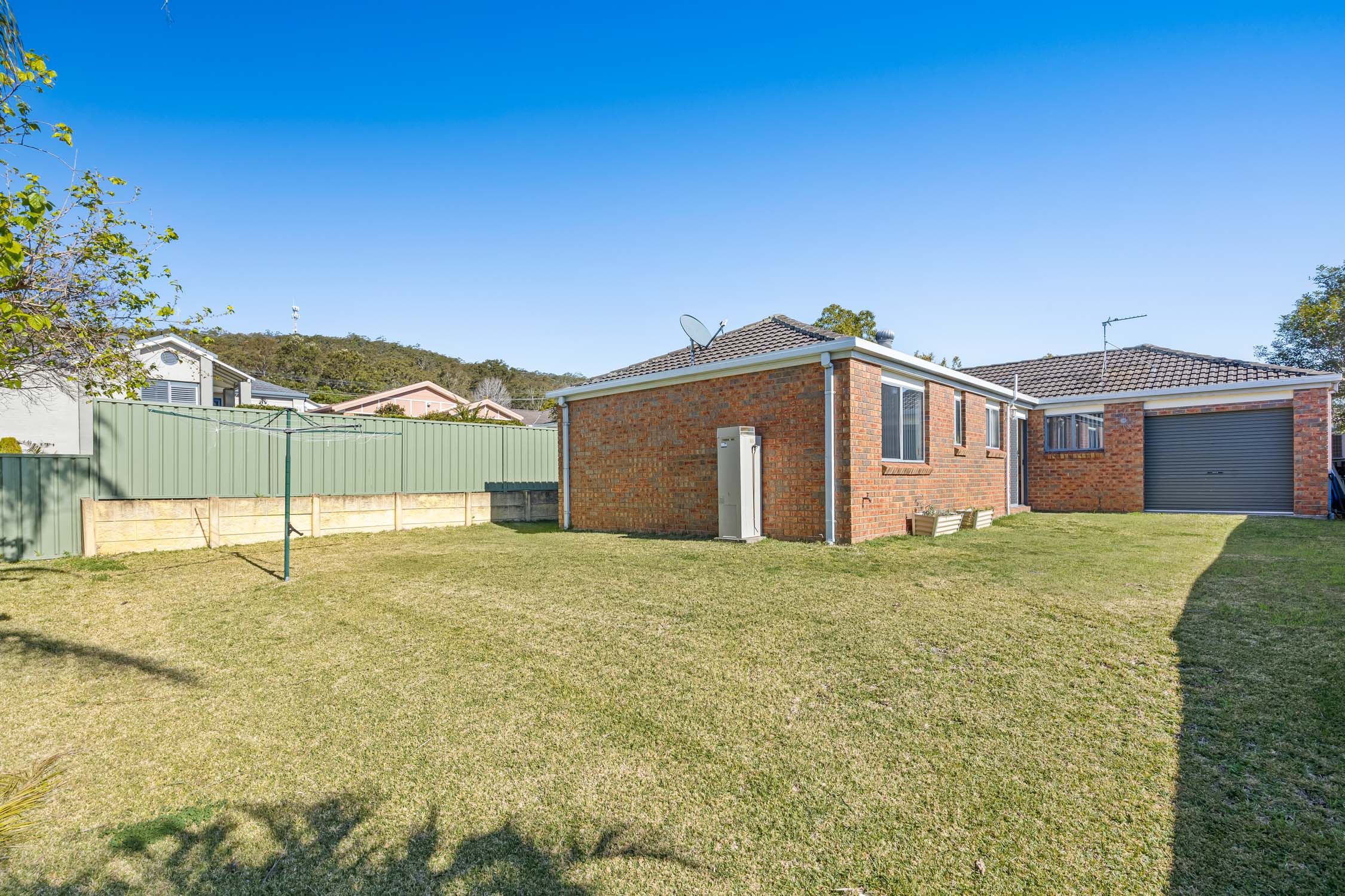 18 Nelmes Close — photo 10 of 13