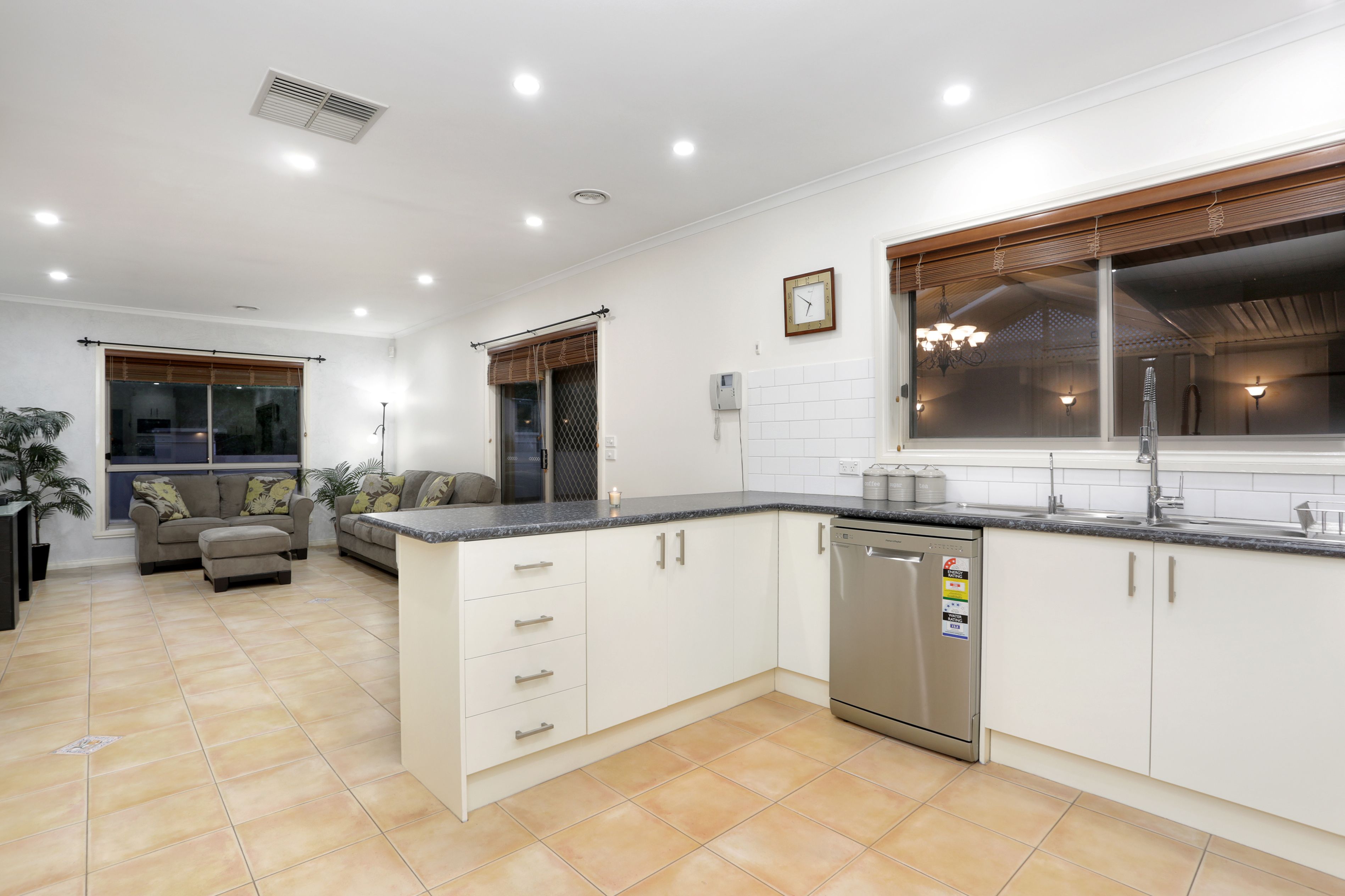 13 Saunders Court, Roxburgh Park, VIC 3064
