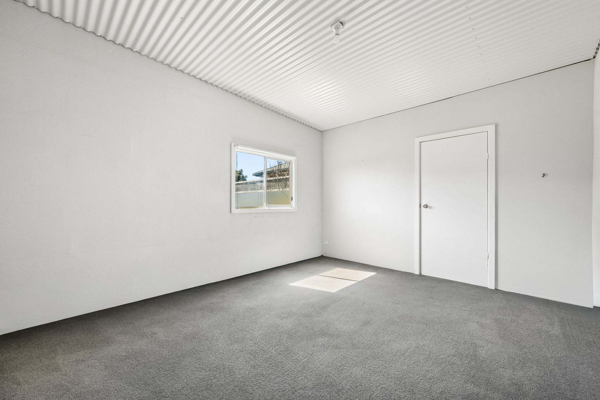 15 Thompson Road — photo 10 of 19