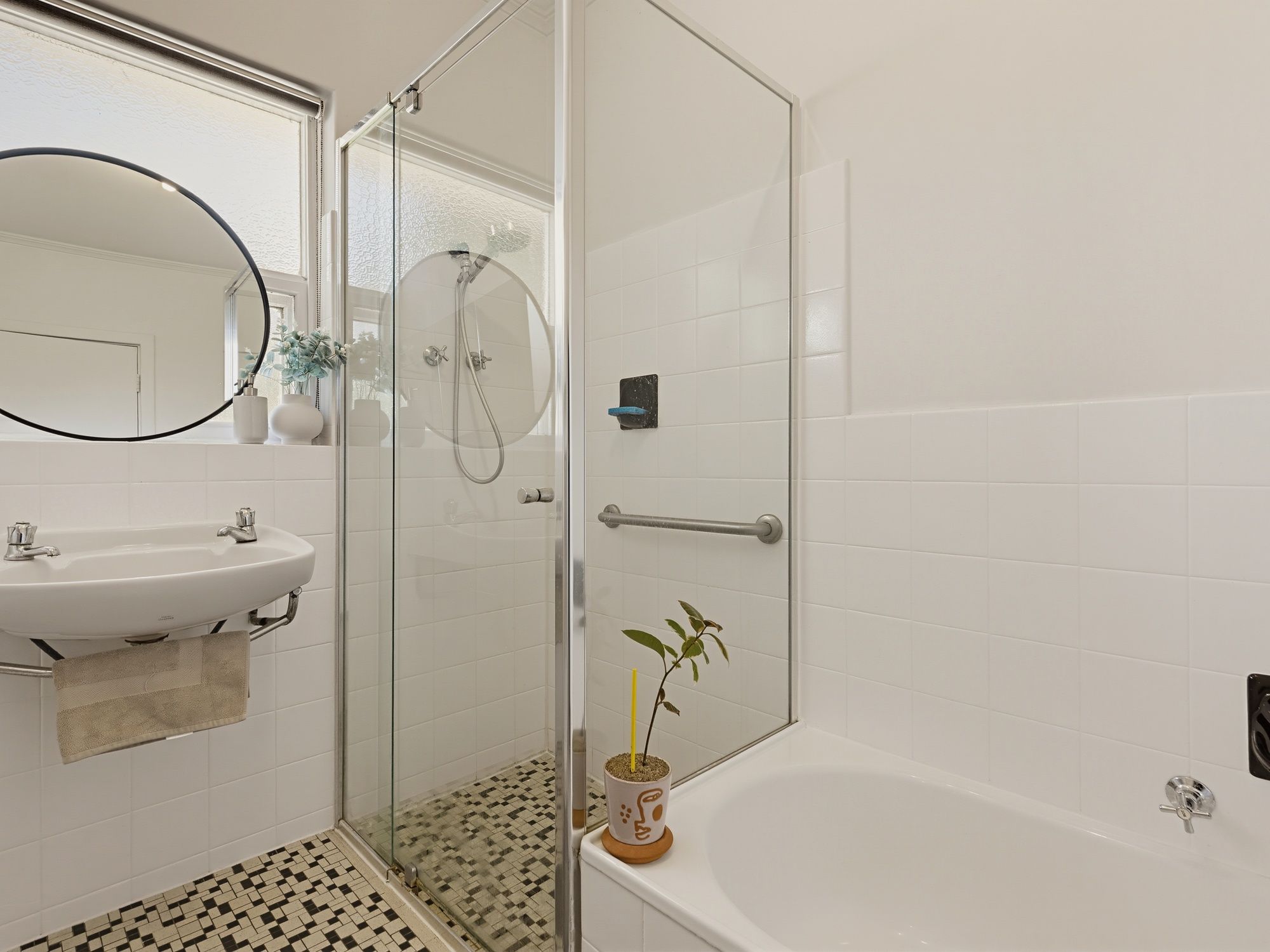 21 Glenda Avenue — photo 13 of 18