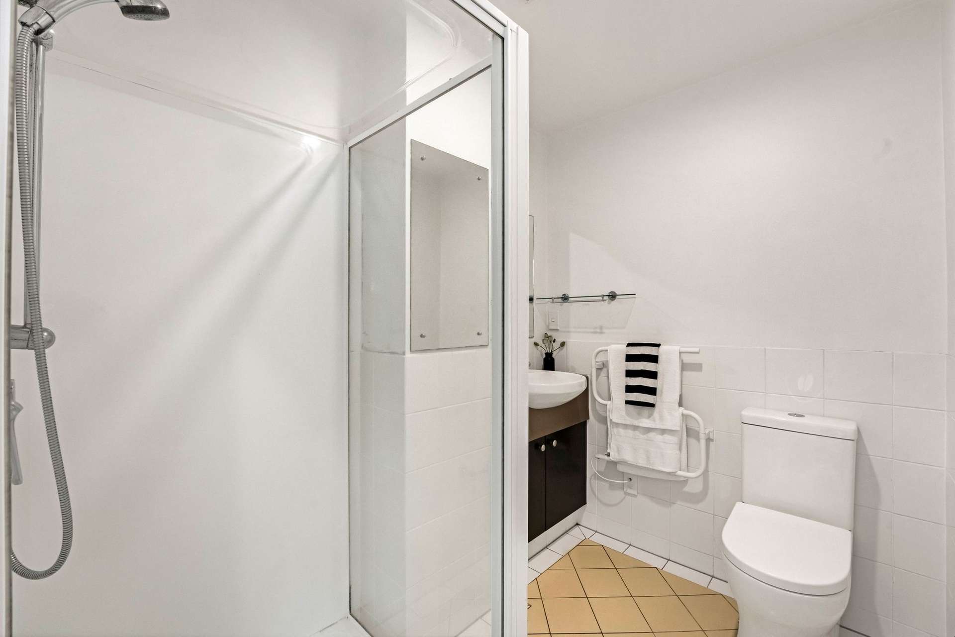 2A/1 Furneaux Way photo 12