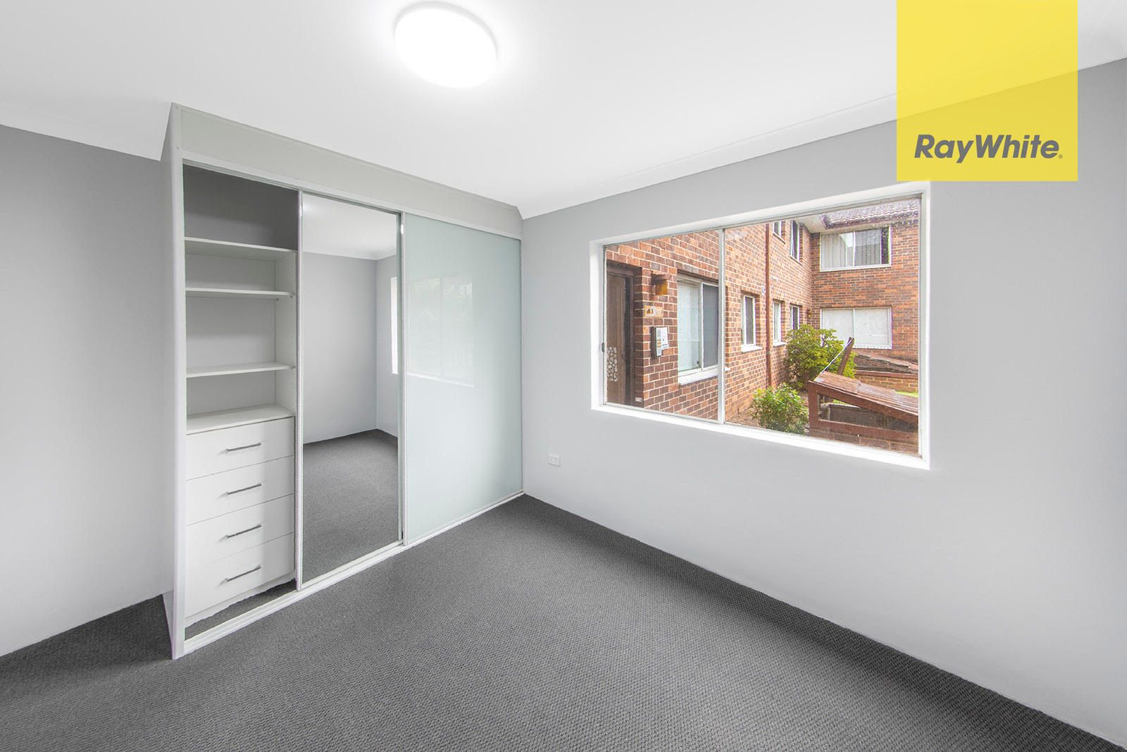 5/60-64 Meehan Street — photo 4 of 8