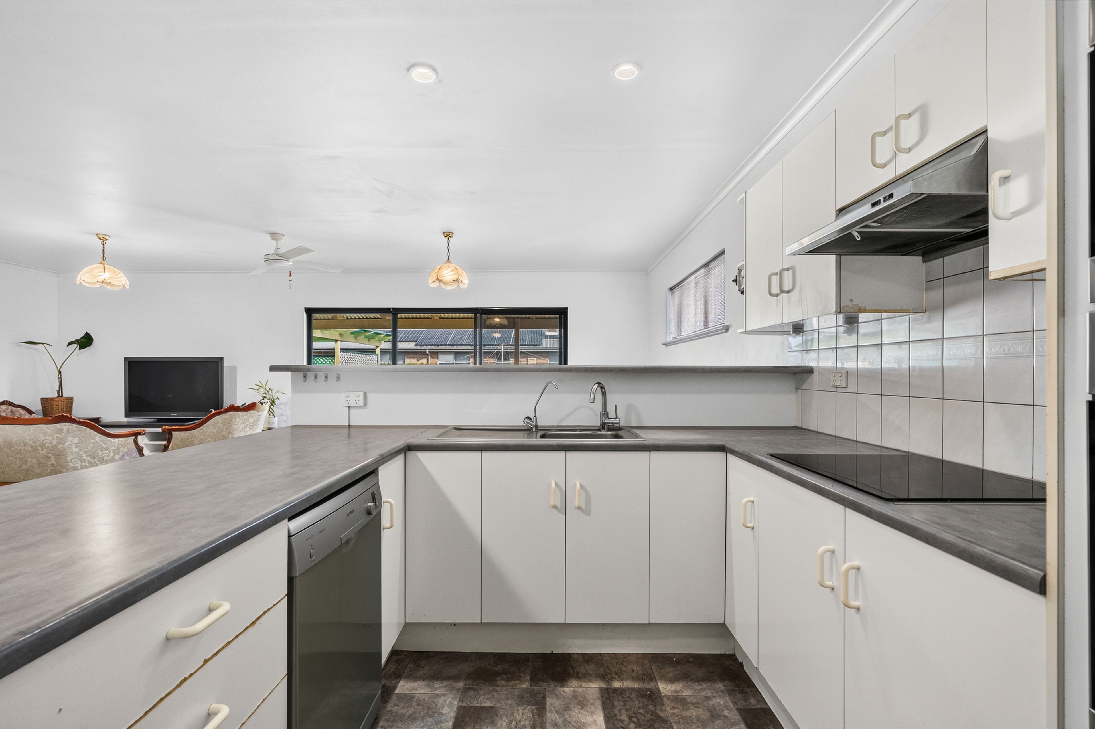 27 Barry Road — photo 5 of 20