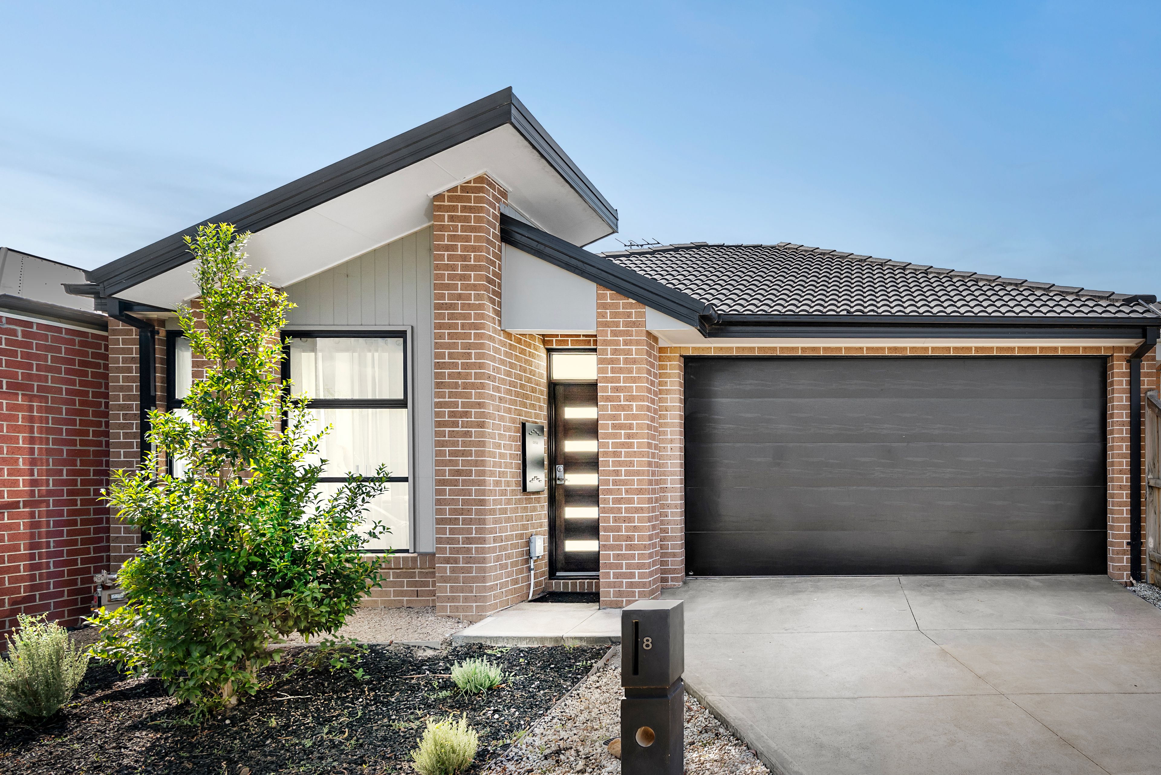 8 Fragrant Crescent, Diggers Rest VIC 3427