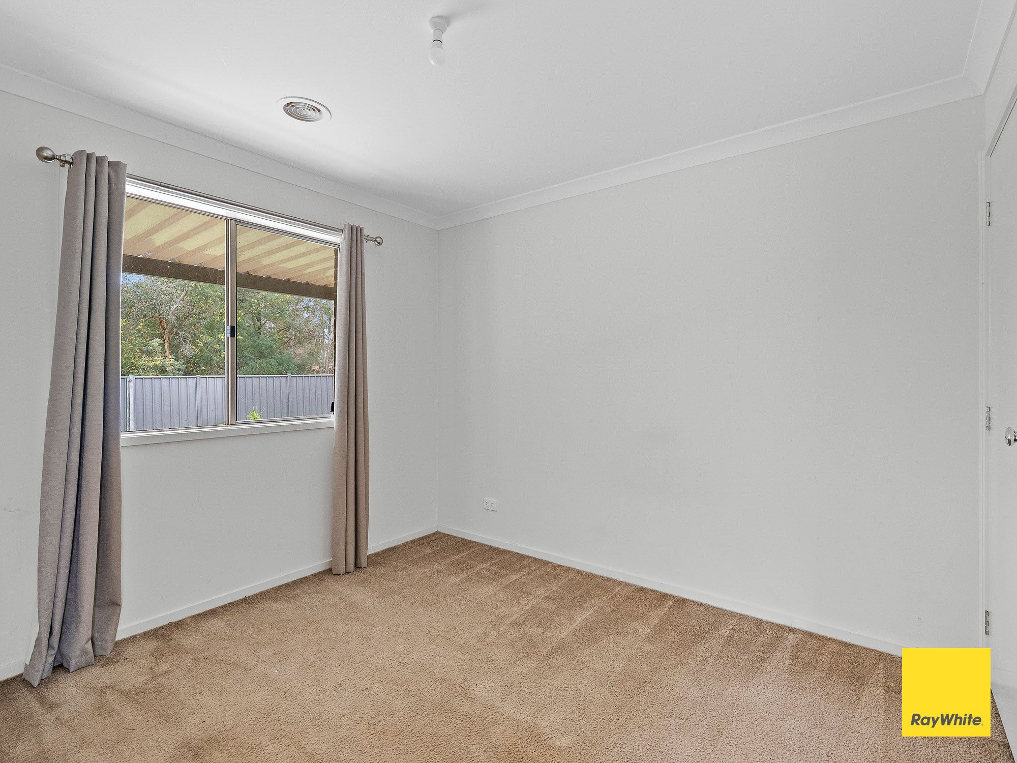 61 Elizabeth Street — photo 8 of 16