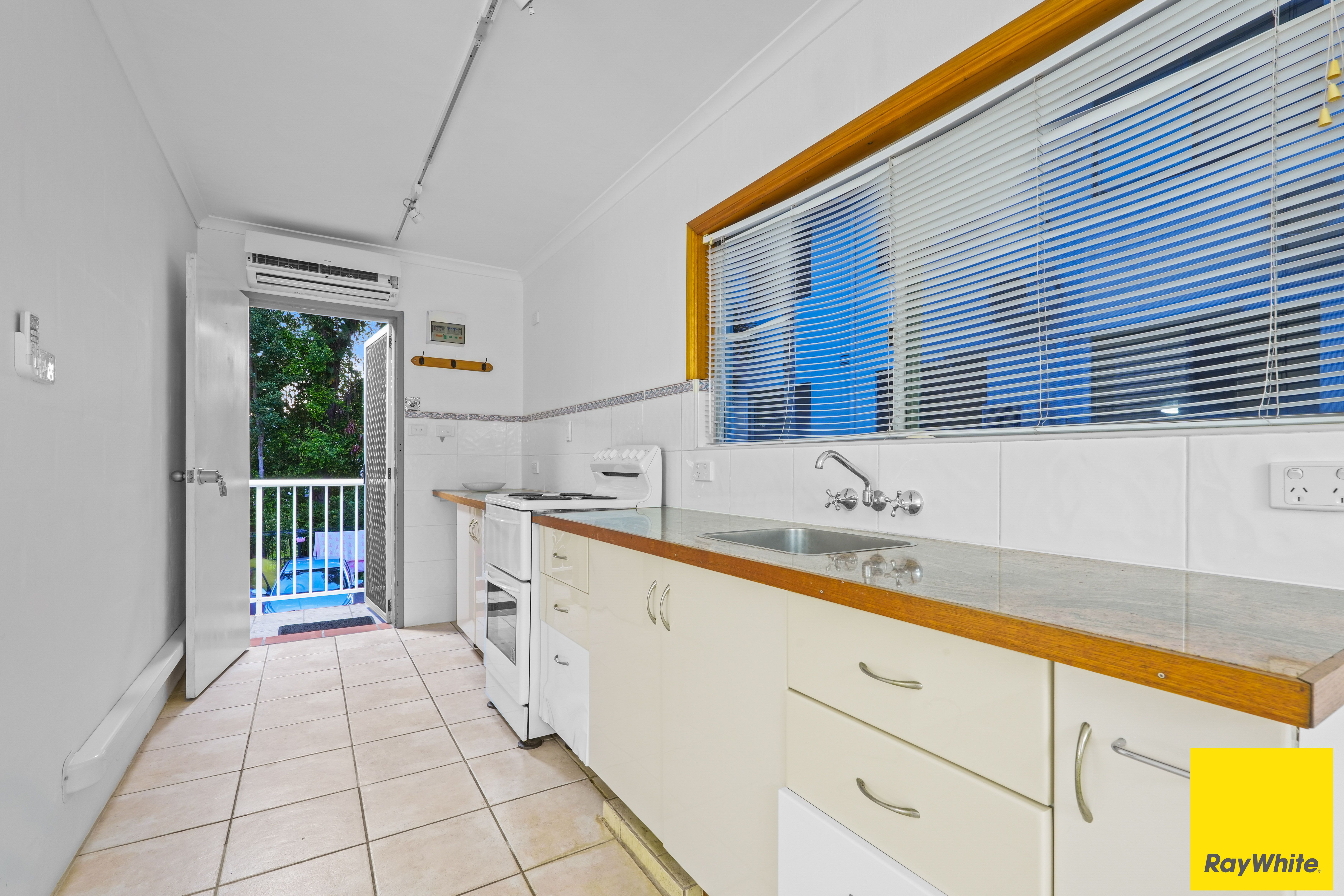 8/31 Digger Street, Cairns North, QLD 4870