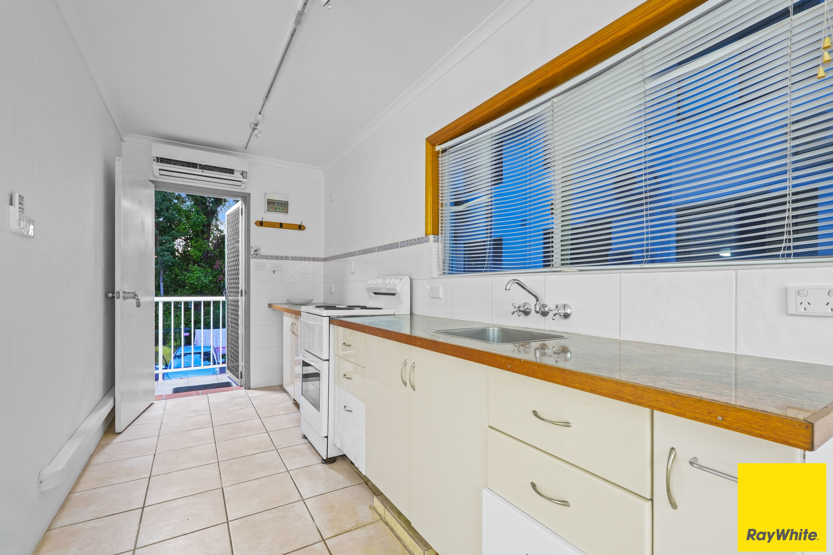 8/31 Digger Street, Cairns North, QLD 4870
