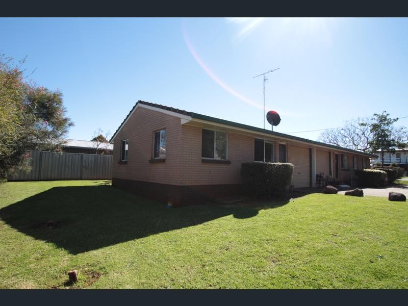 1/8 Tomkys Street, Rockville, QLD 4350