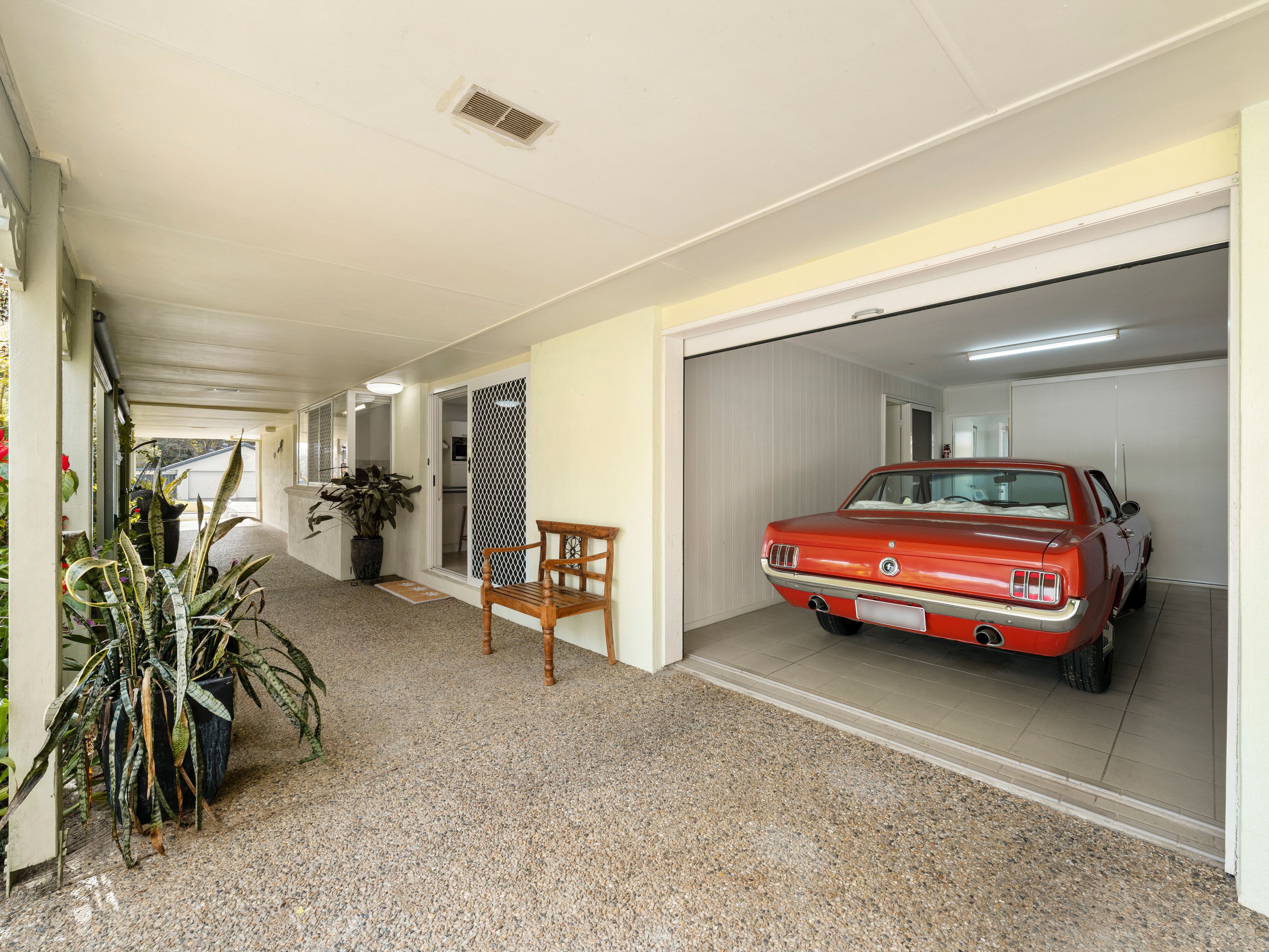 10 Woodlands Crescent — photo 16 of 17