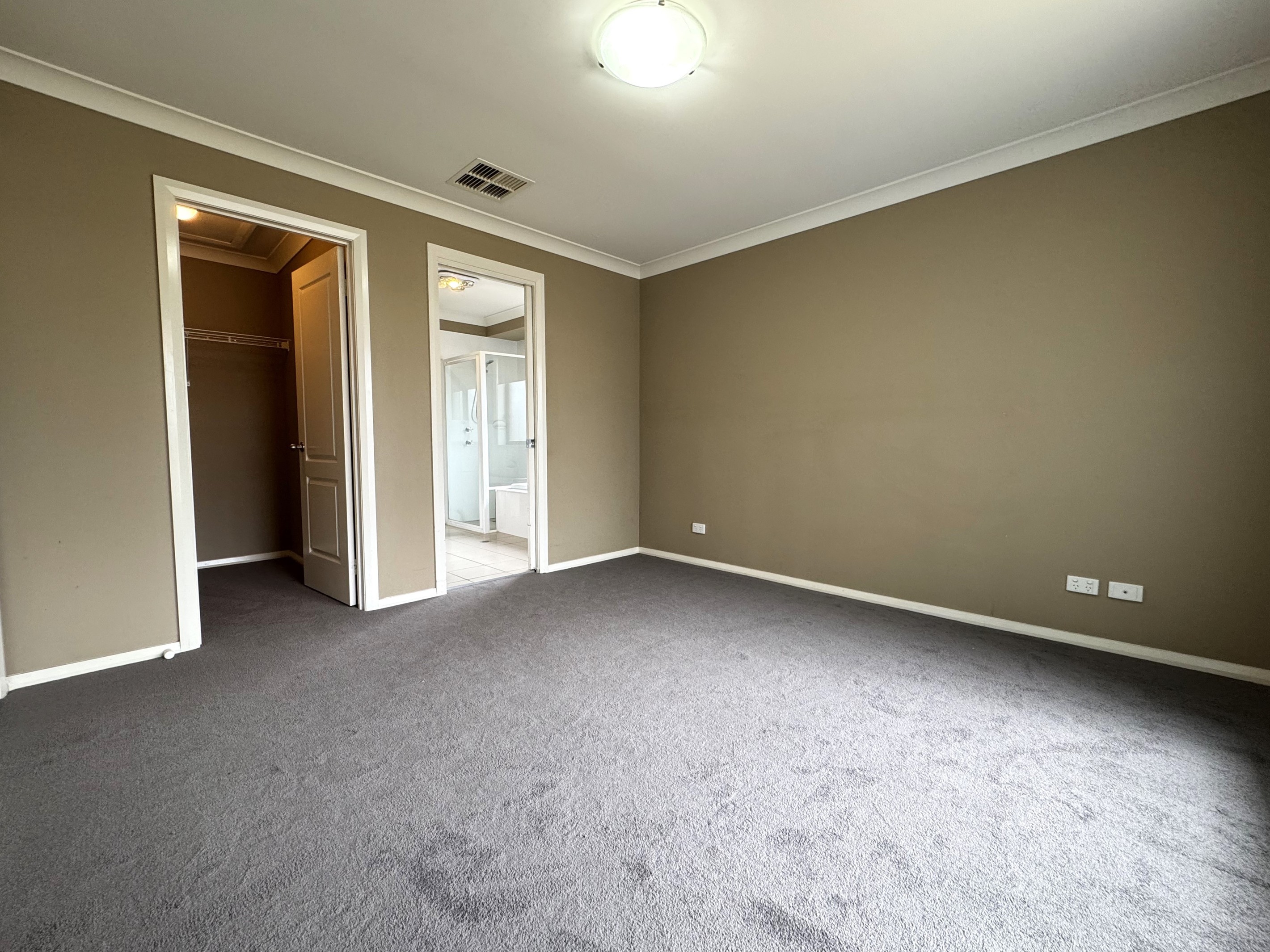 9 Mayoh Place, Young, NSW 2594