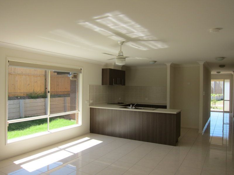 7 McCarthy Crescent, Goodna, QLD 4300