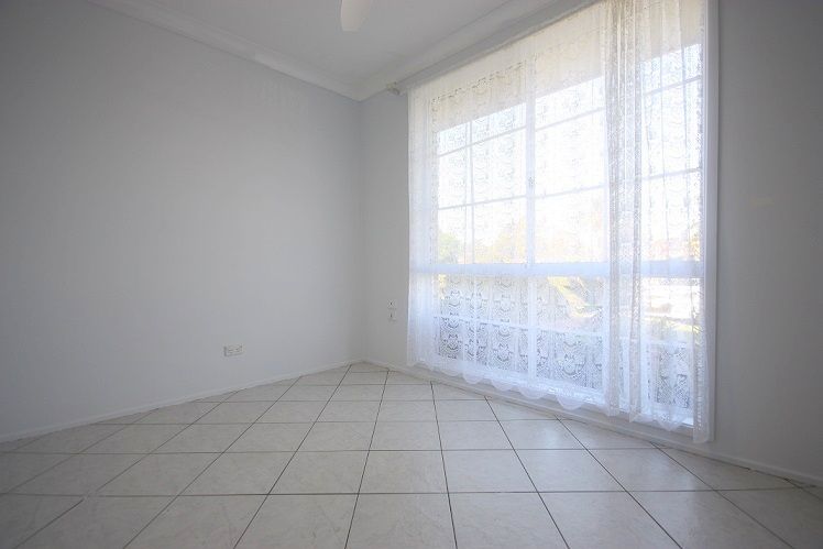 10 Fortinbras Close, Rosemeadow, NSW 2560