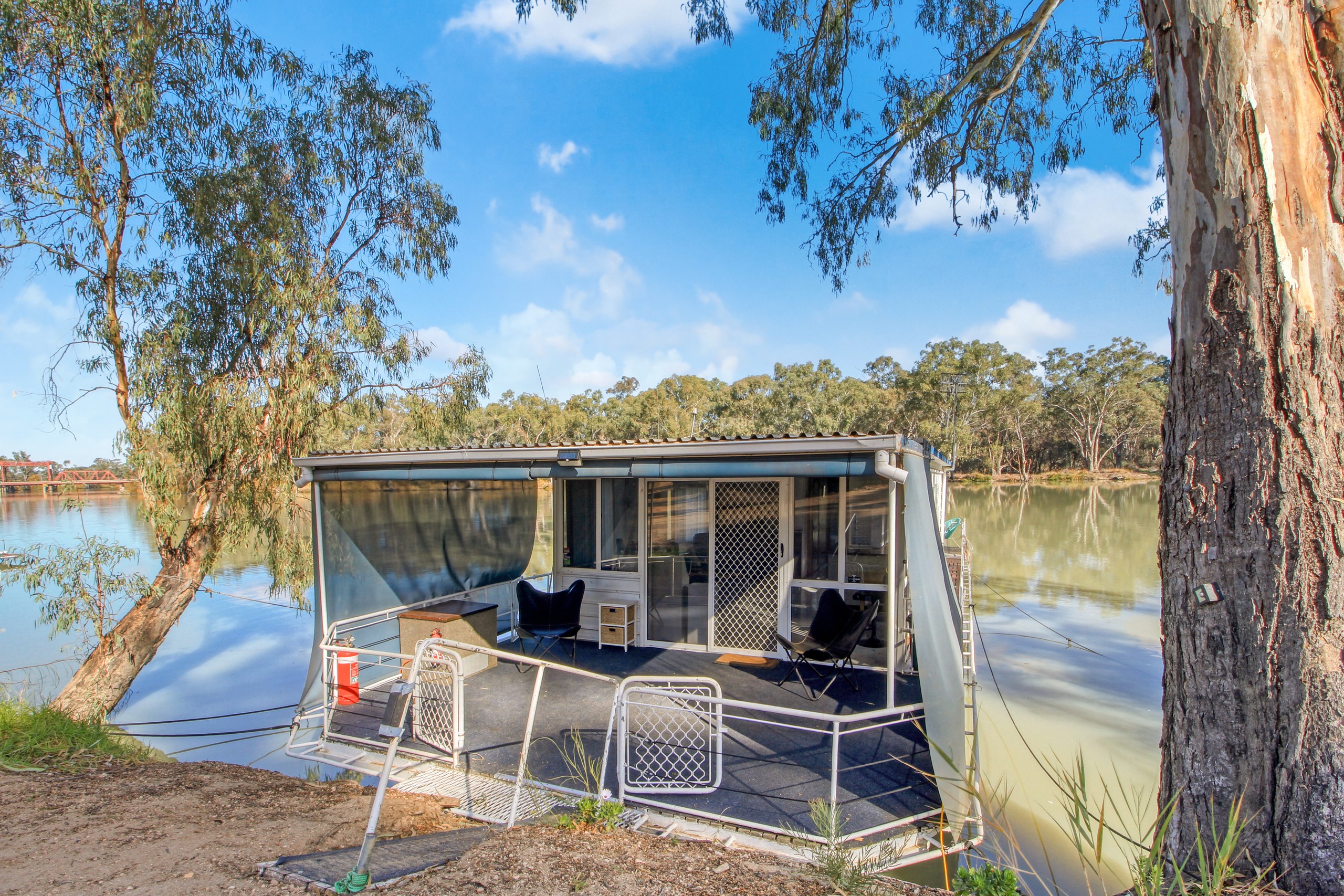 Houseboat "Toad Hall" Murtho Road, Paringa, SA 5340