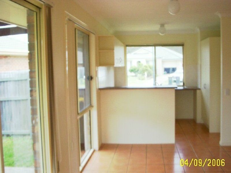 8 Pinewood Street, Wynnum West, QLD 4178