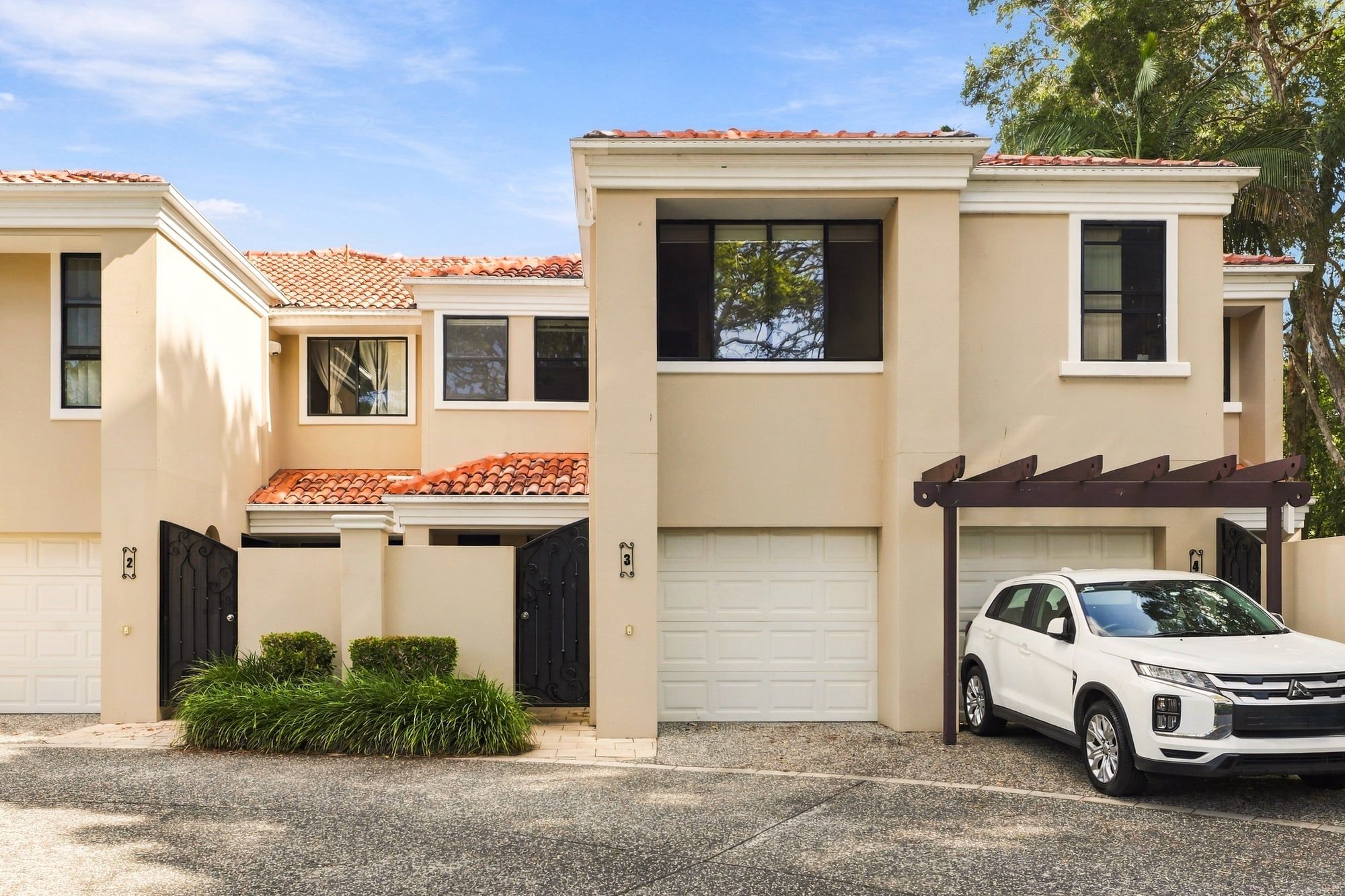 3/7 Elliott Street — photo from Ray White Broadbeach