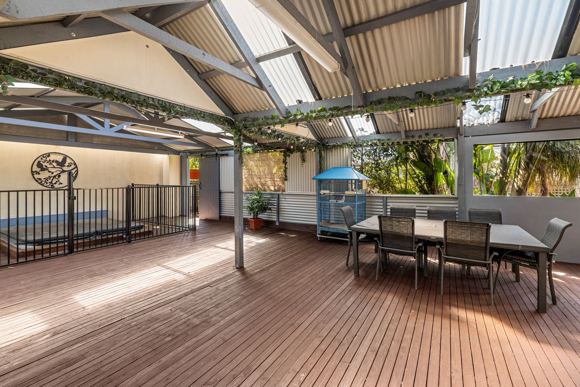 1 Trentham Close — photo 16 of 25