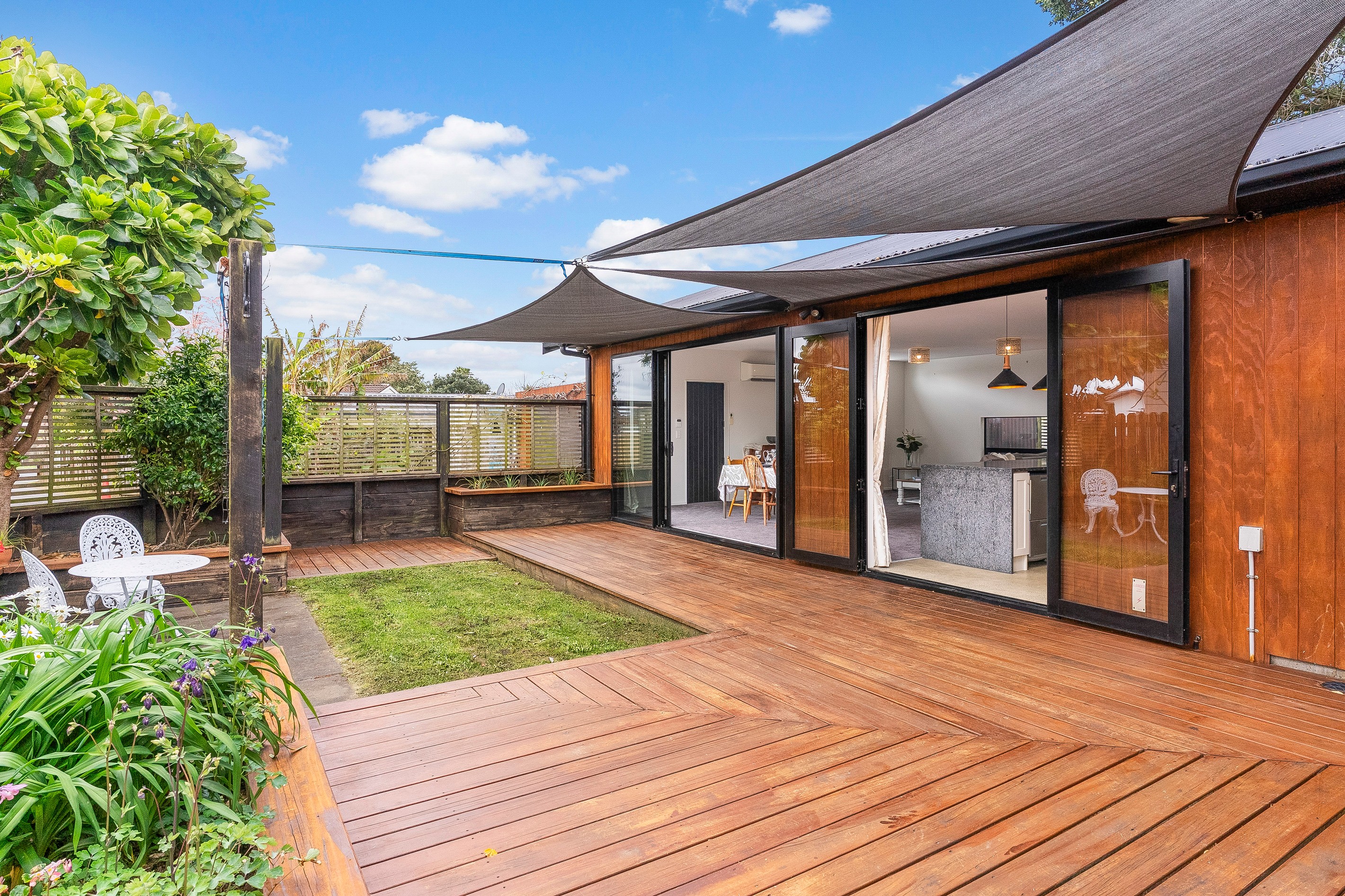 2/10 Etherton Drive, Weymouth, Manukau City