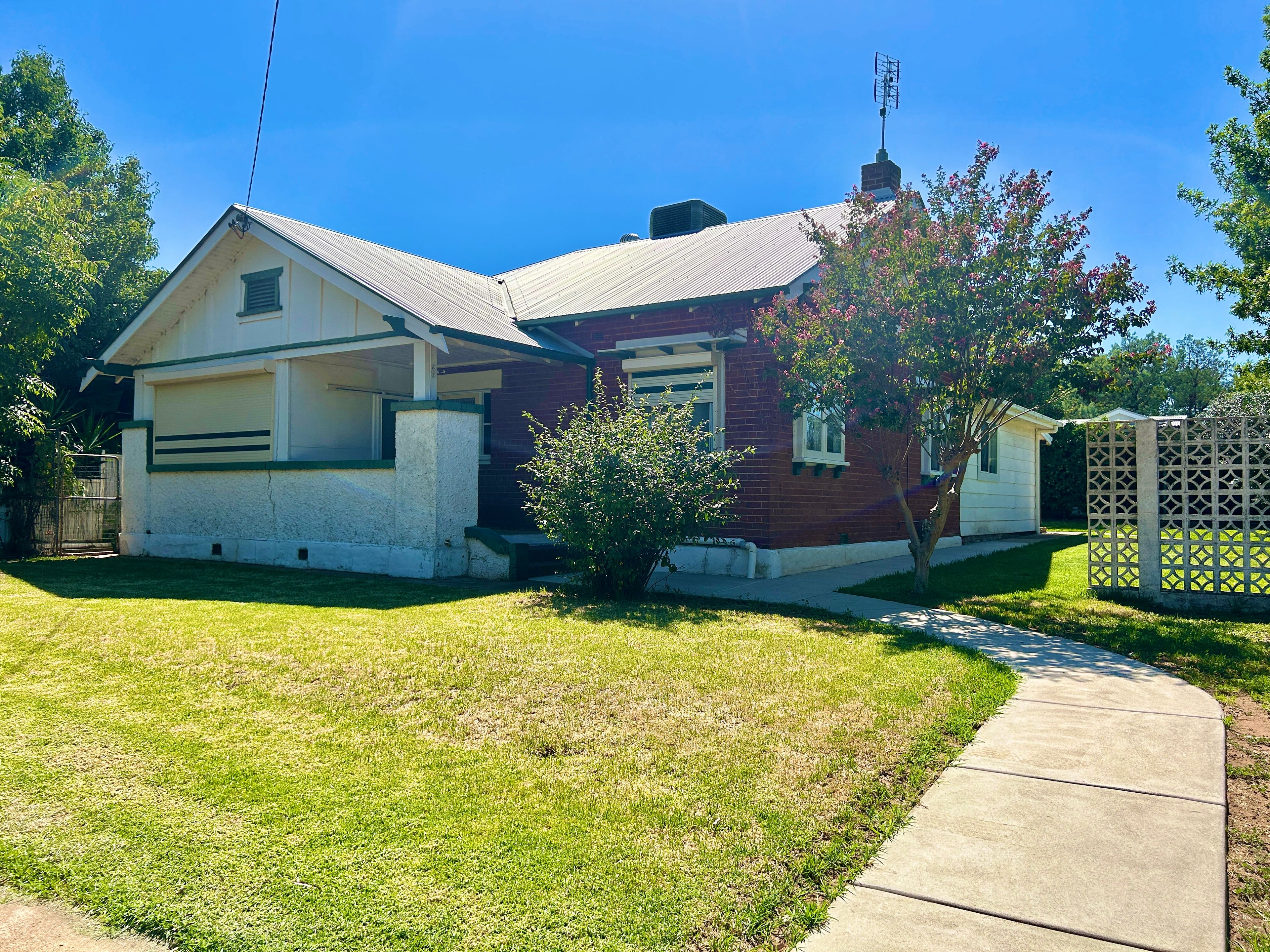 1-6/98 Main Street, Junee NSW 2663
