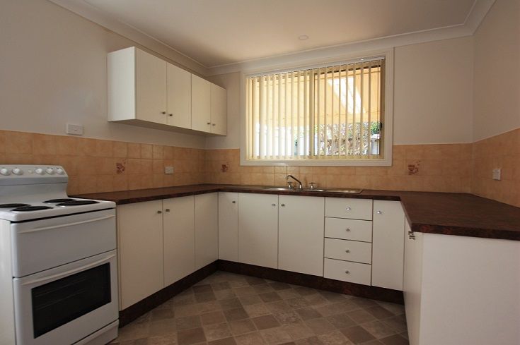 4A Valentine Place, Rosemeadow, NSW 2560