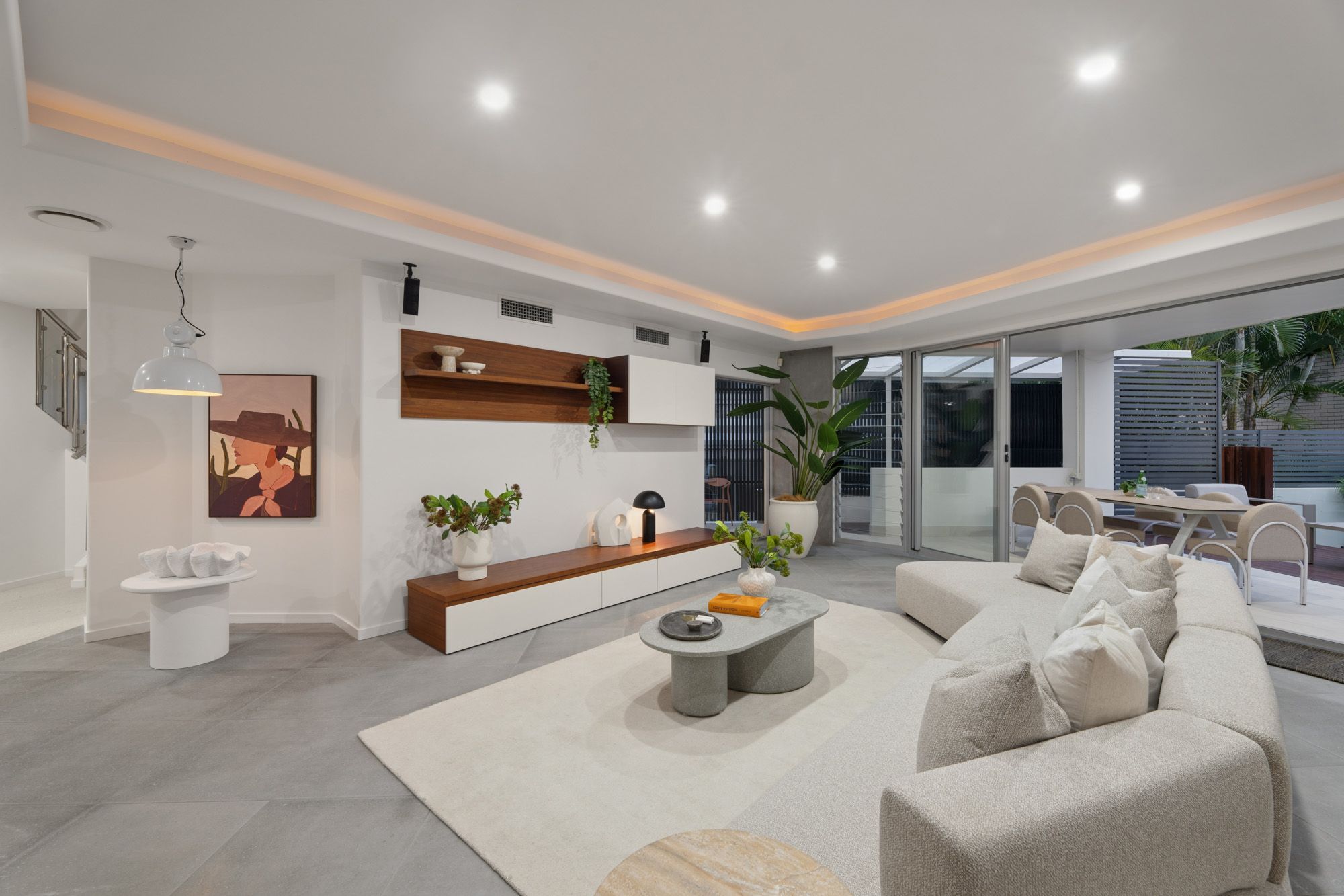 2/44 Tamborine Street — photo 4 of 20