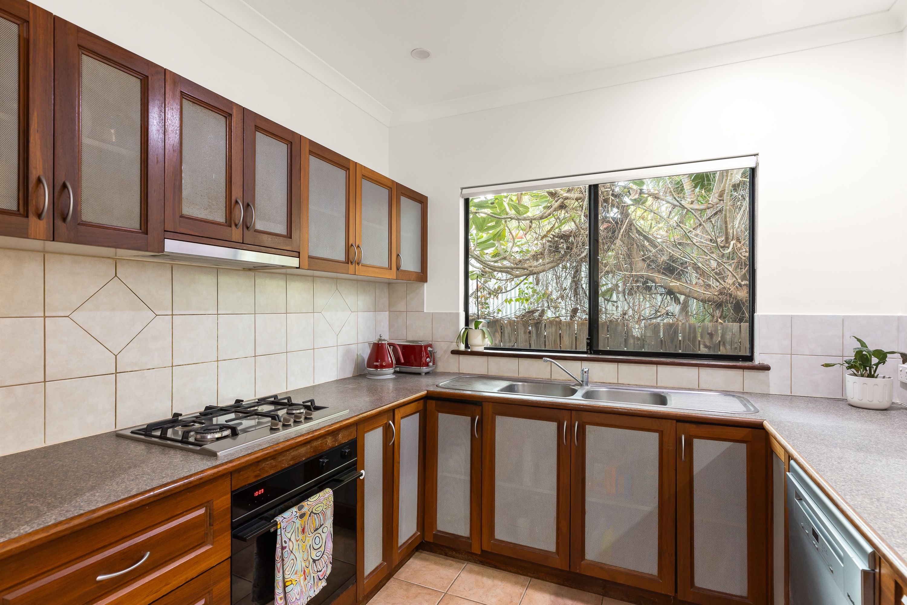 6 Shearwater Crescent — photo 9 of 30