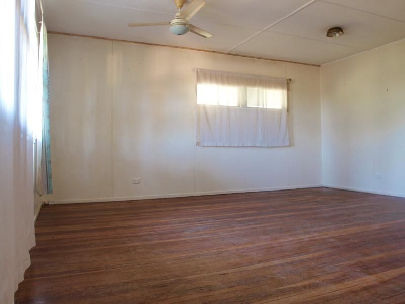1 Poole Street, Leichhardt, QLD 4305