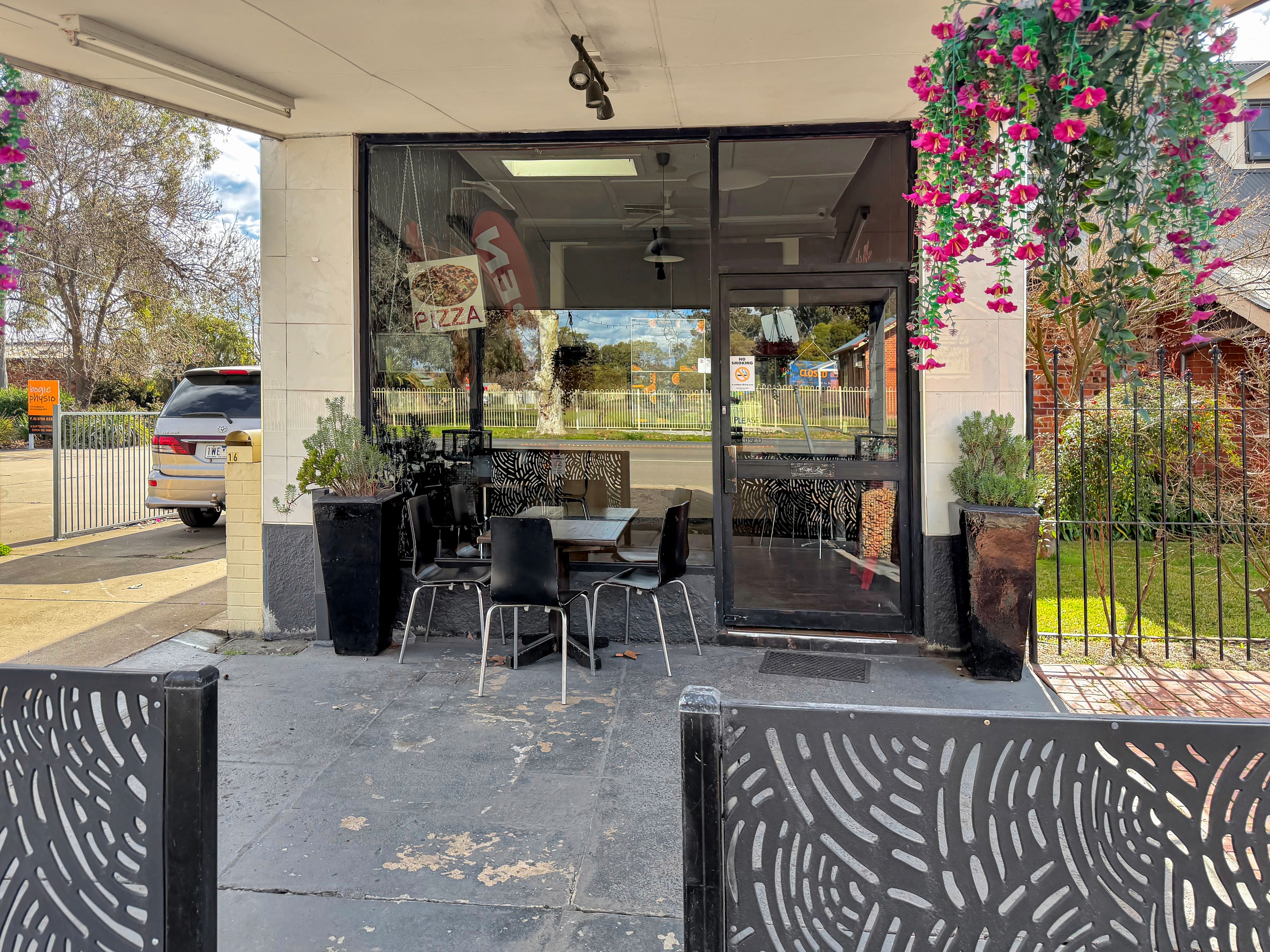 16 Clifton Street — photo 4 of 9