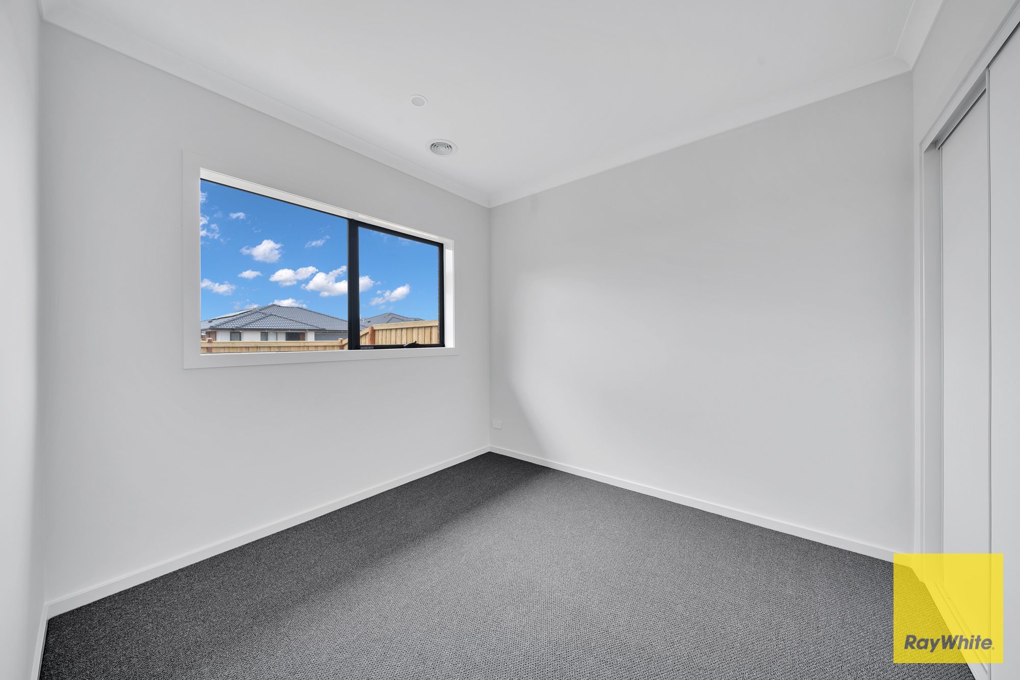 15 Fieldia Road — photo 9 of 13