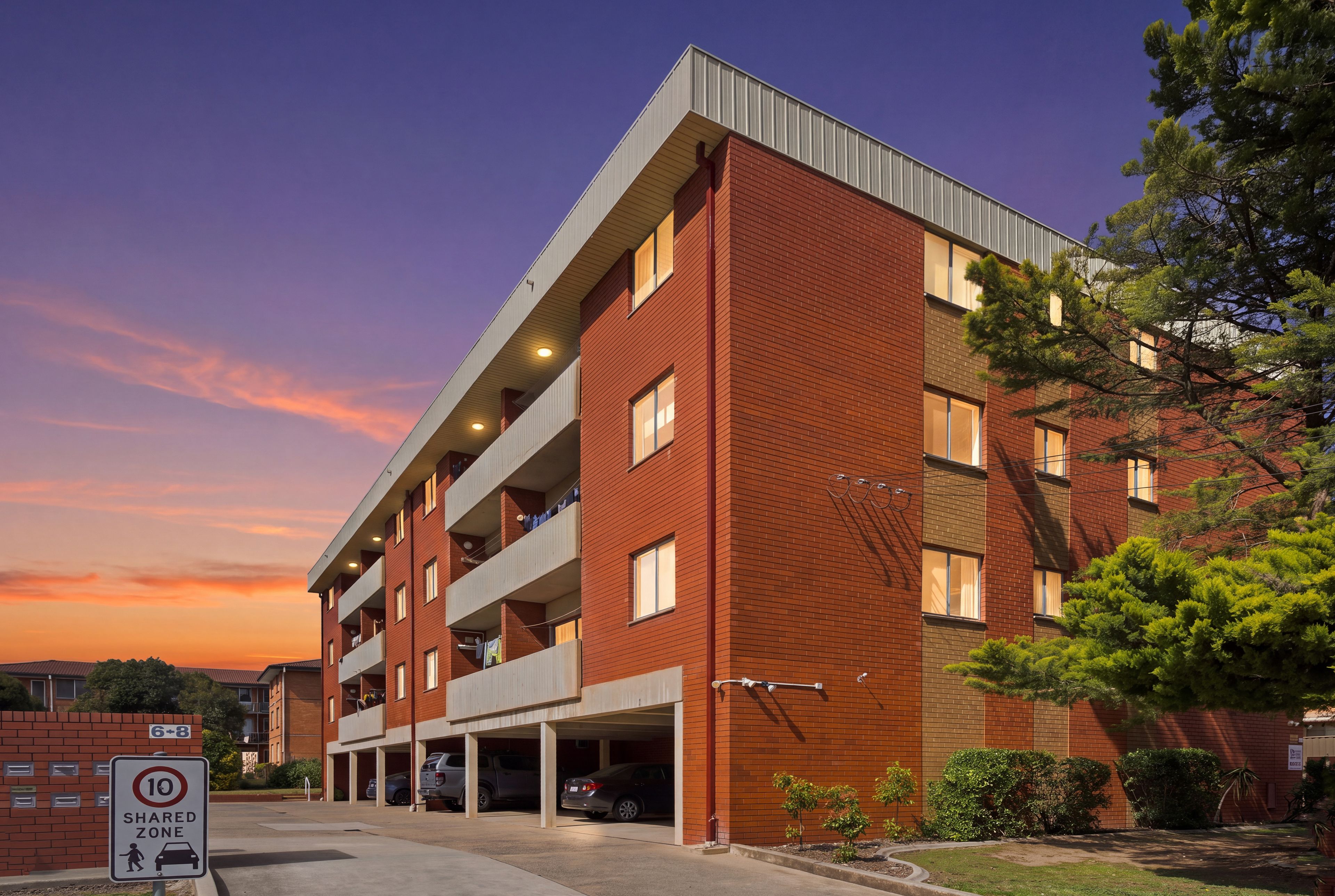 2/6-8 King Street — photo from Ray White Queanbeyan