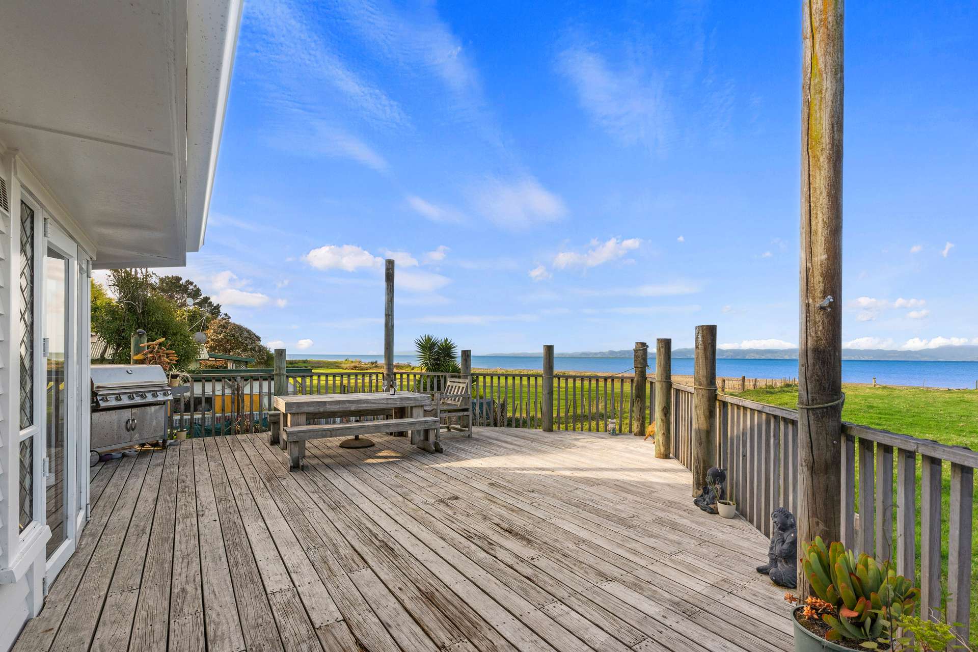 1620 East Coast Road photo 1