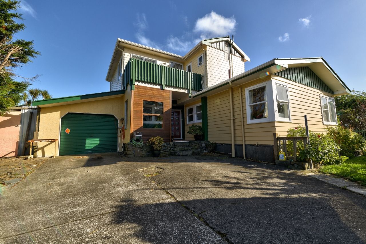 12 Camrose Road, Kingston, Wellington City