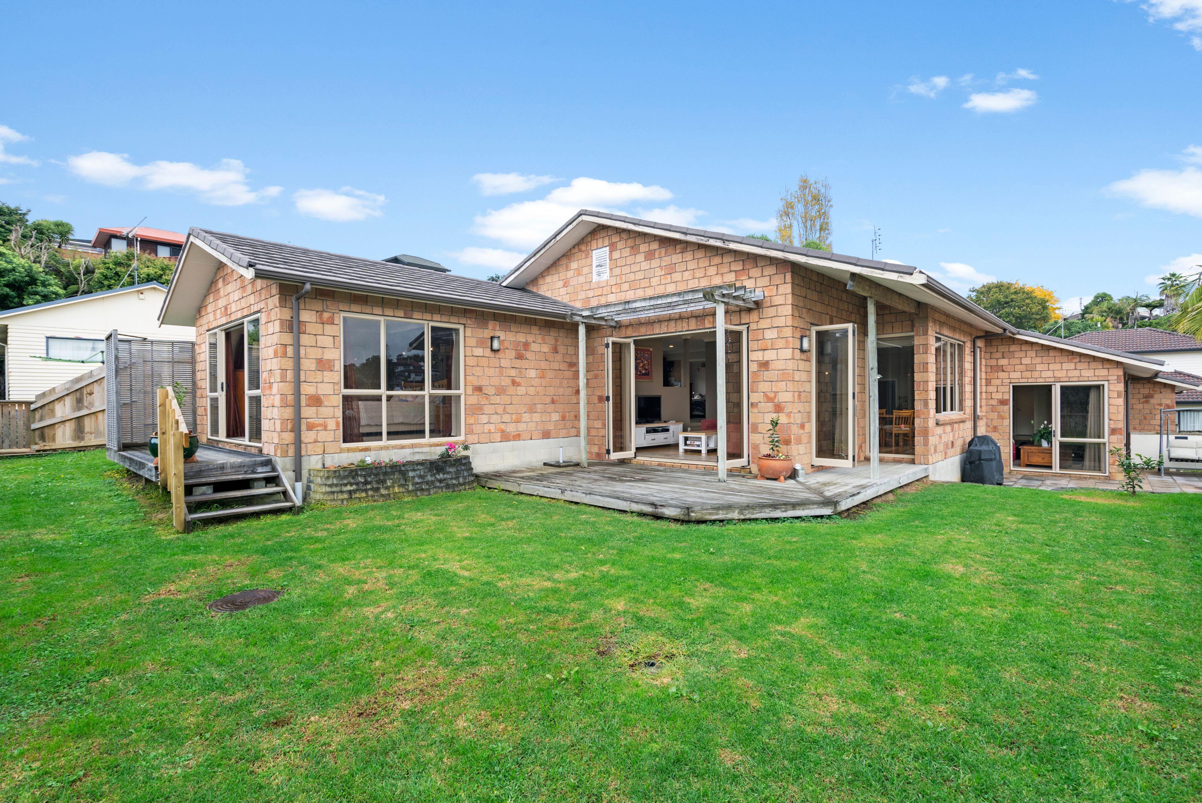 5 Renlee Place, Shelly Park, Manukau City
