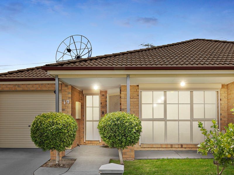 19 Elmtree Terrace, Chadstone VIC 3148