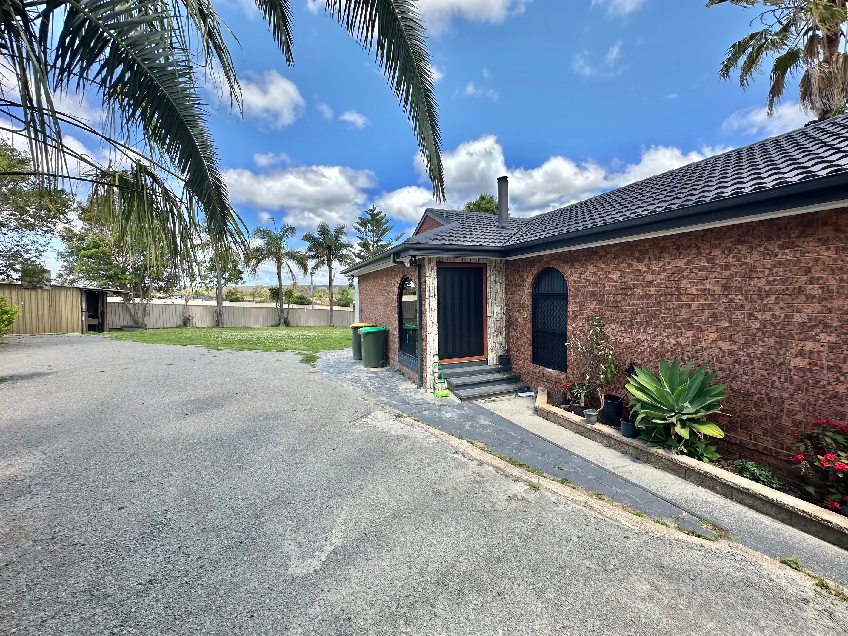 10 Caliban Place, Rosemeadow, NSW 2560