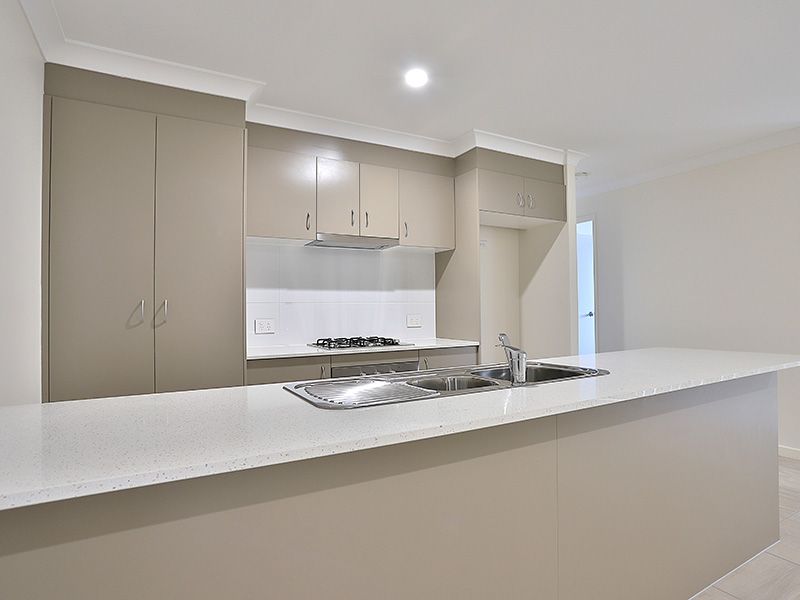 16 Crewes Crescent, Redbank Plains, QLD 4301