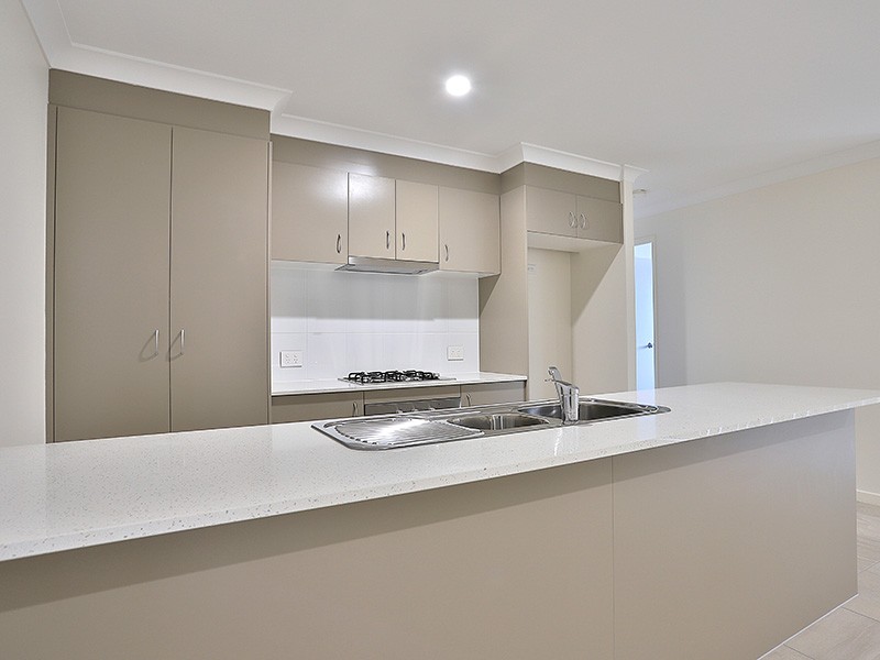 16 Crewes Crescent, Redbank Plains, QLD 4301
