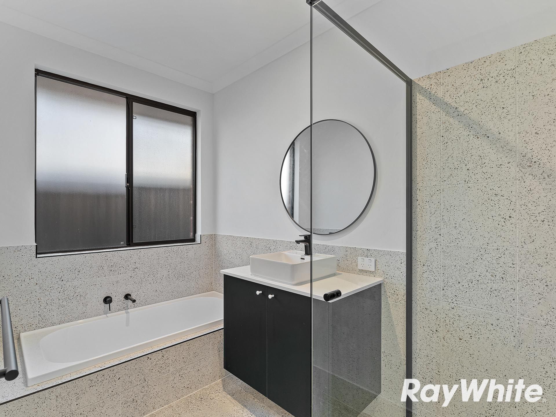2 Fuji Way — photo 10 of 12
