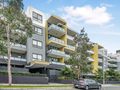 Elegant & spacious 2 bedroom unit in great location ! - North Kellyville